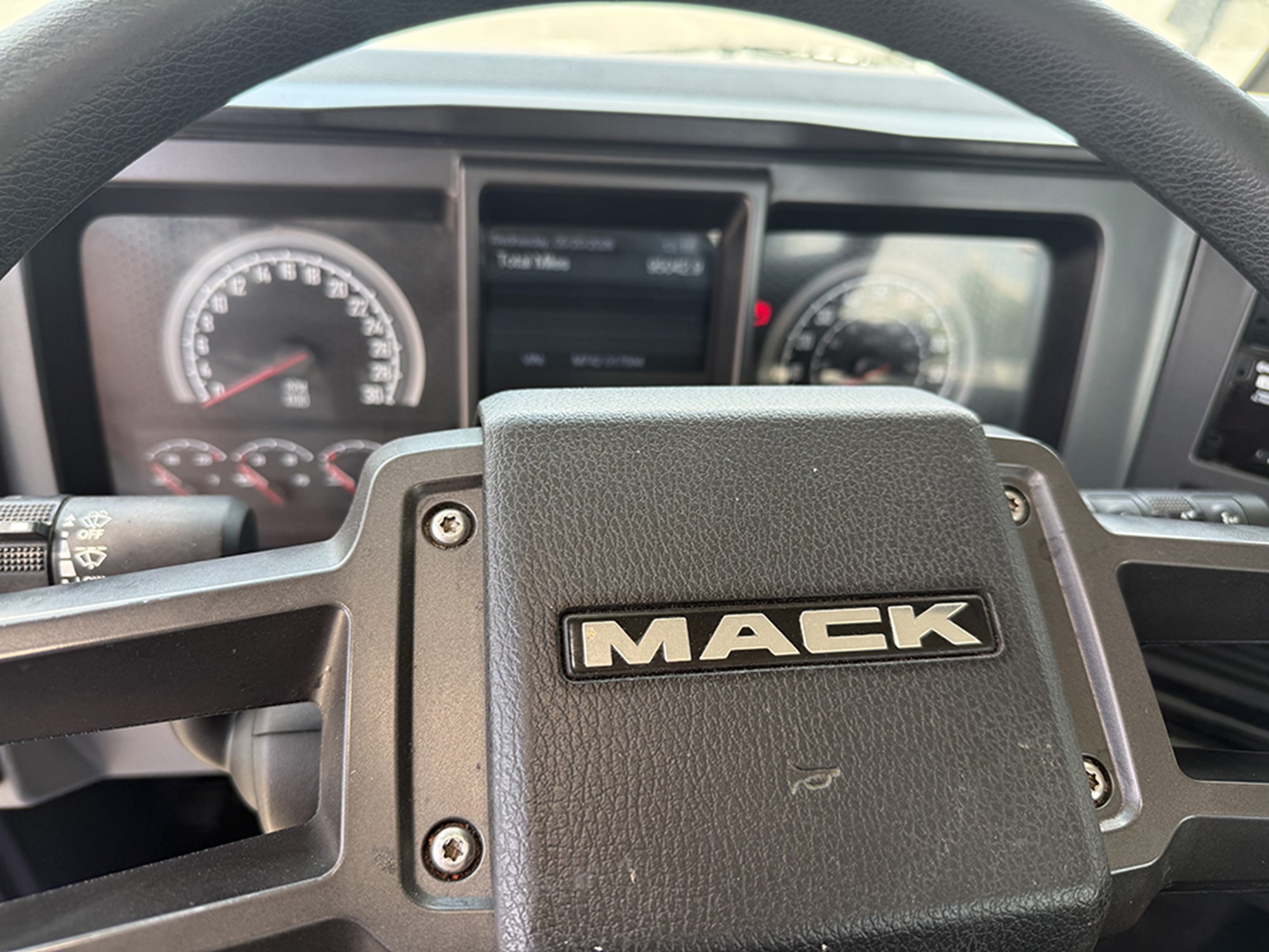 2020 Mack Anthem 1779301682535 2020 Mack Anthem 1779301682535