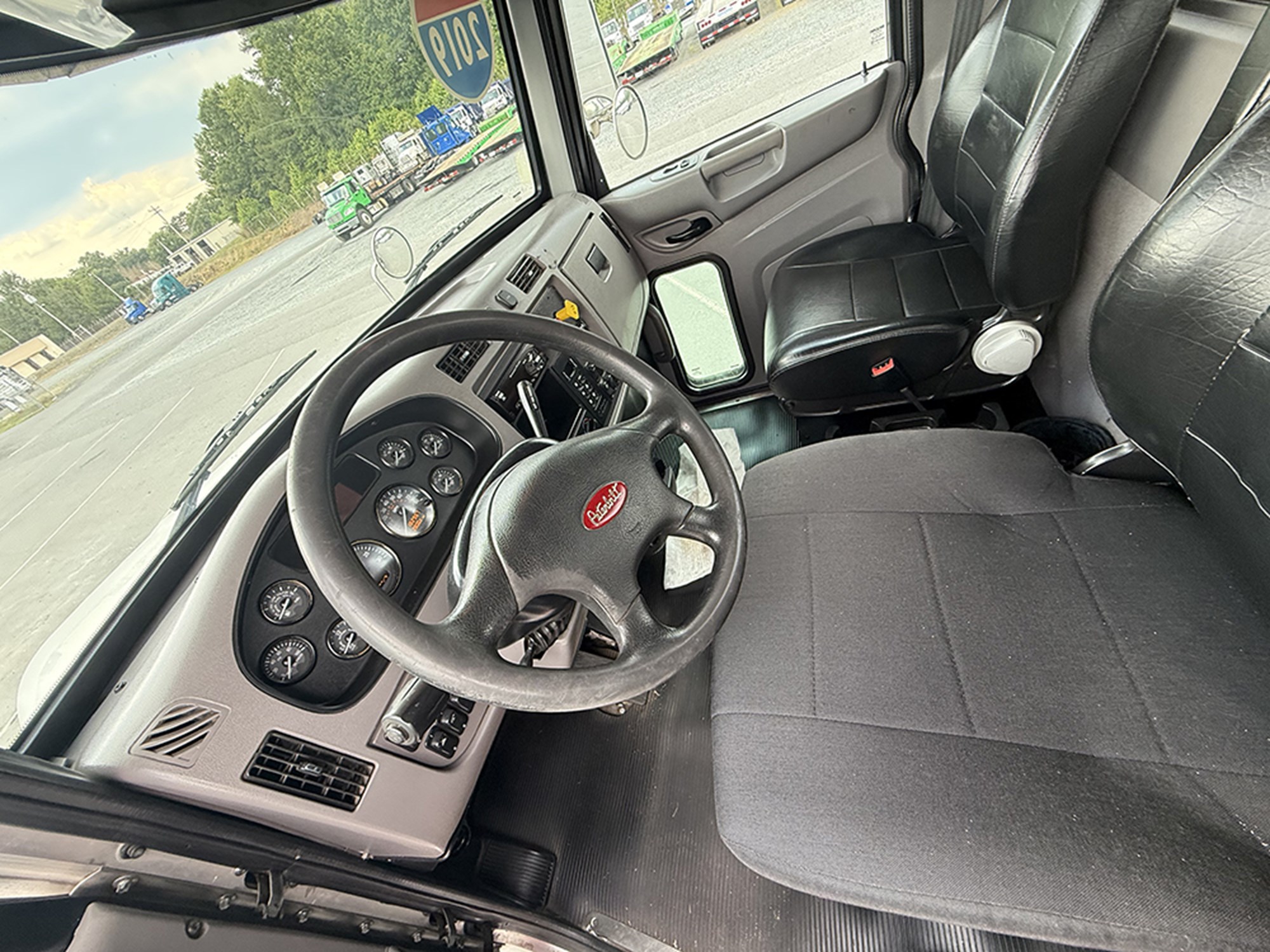2019 Peterbilt 348 1780944323907 2019 Peterbilt 348 1780944323907