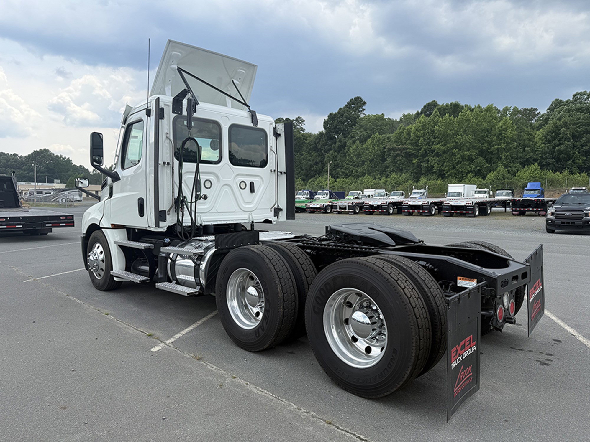 2020 Freightliner Cascadia 126 2020 Freightliner Cascadia 126 - image 6 of 6