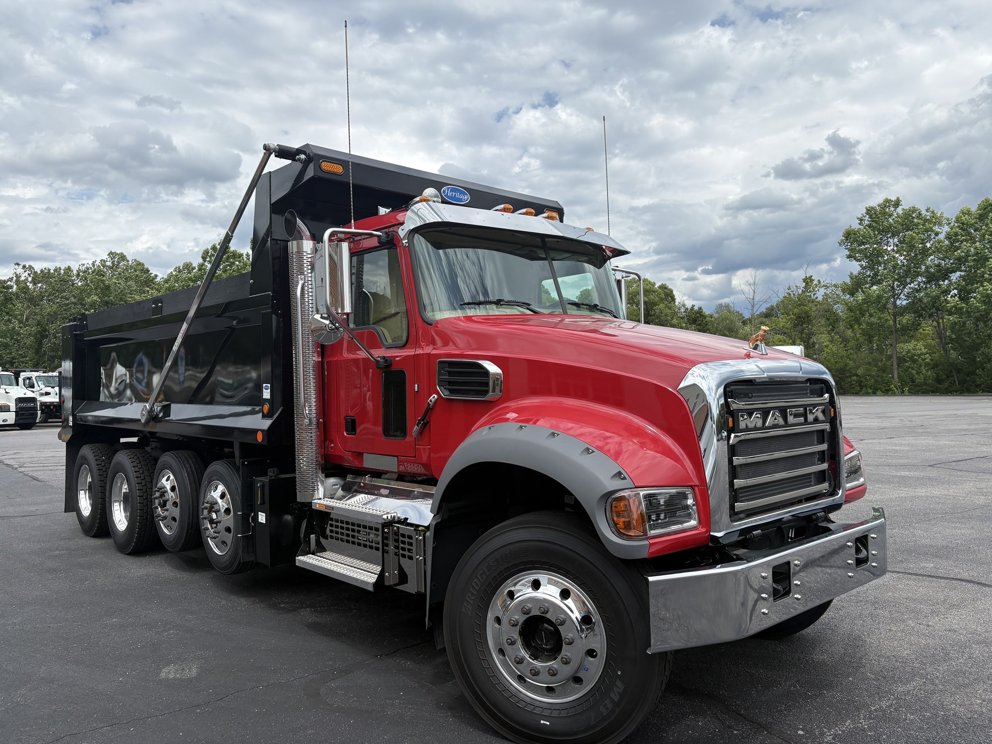 2026 Mack Granite 2026 Mack Granite - image 3 of 6