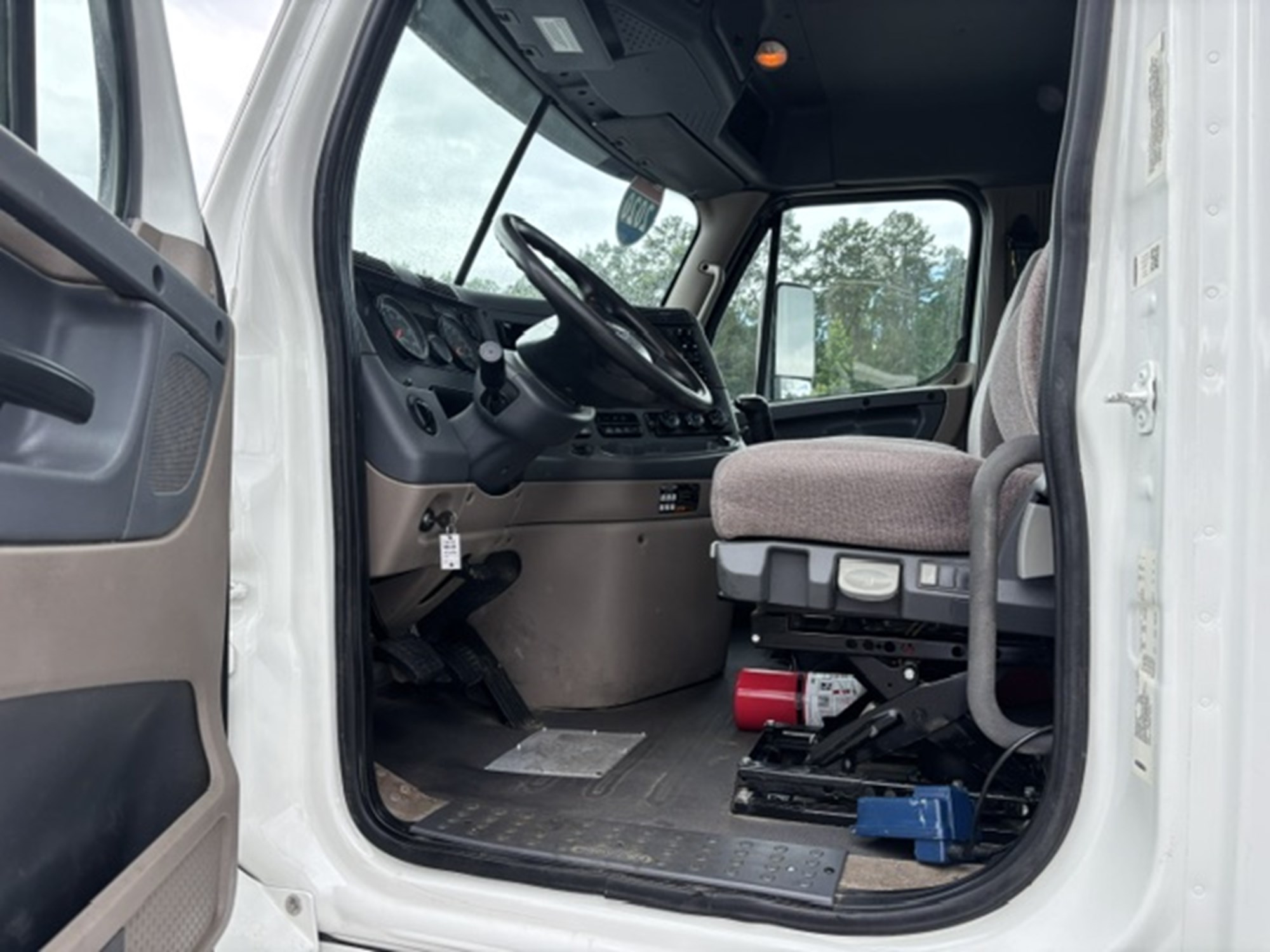 2020 Freightliner Cascadia 125 2020 Freightliner Cascadia 125 - image 6 of 6
