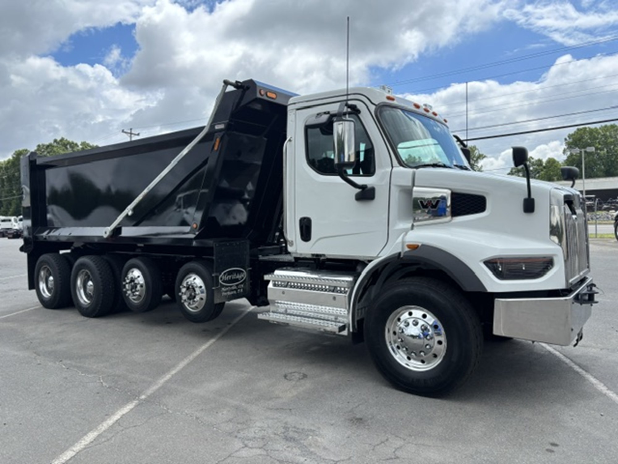 2025 Western Star 47X 2025 Western Star 47X - image 3 of 6