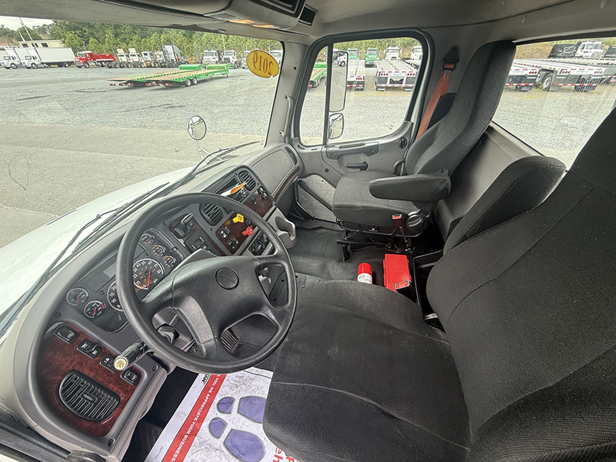 2019 Freightliner M2 2019 Freightliner M2 - image 4 of 6