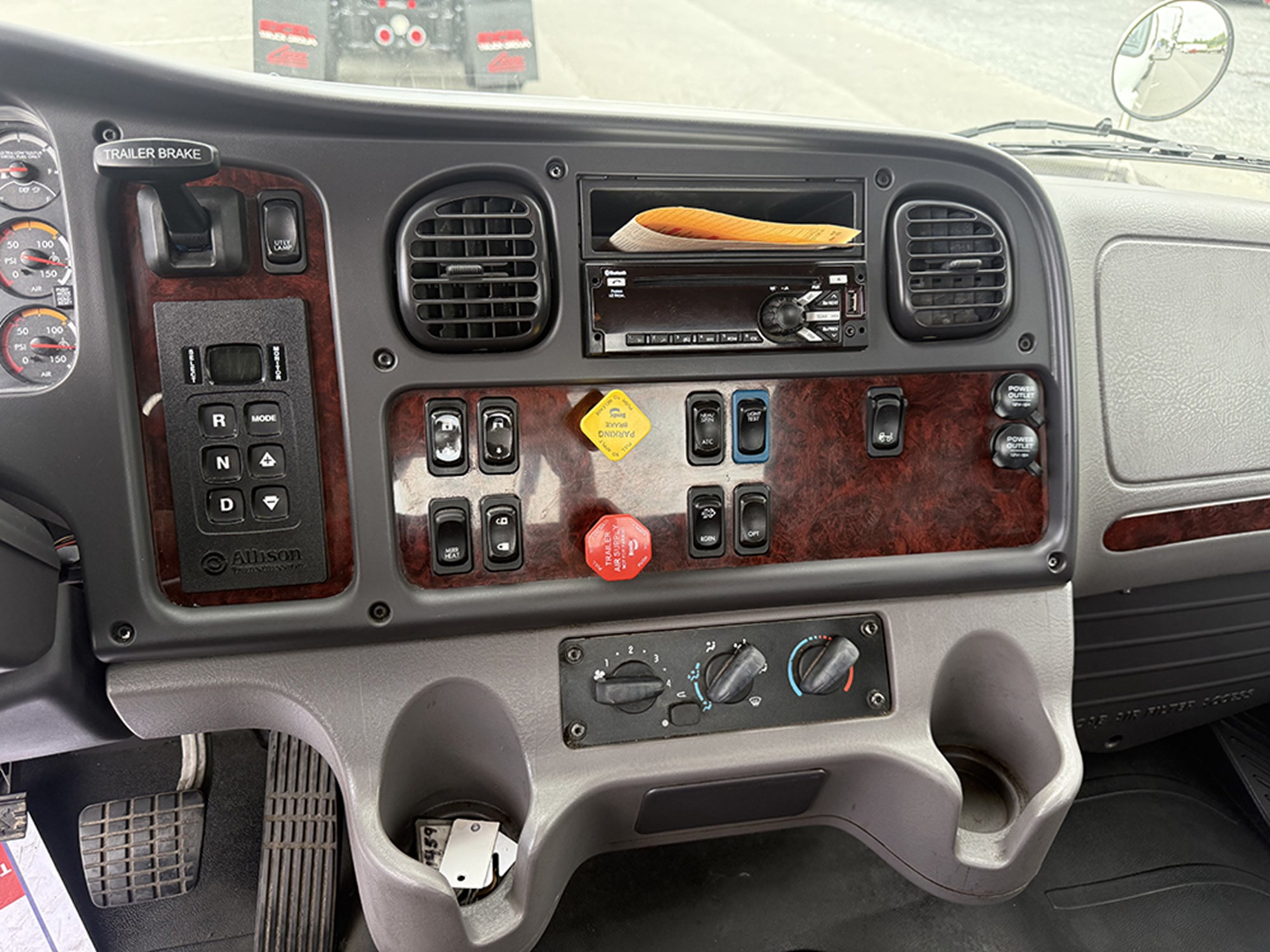 2019 Freightliner M2 2019 Freightliner M2 - image 5 of 6