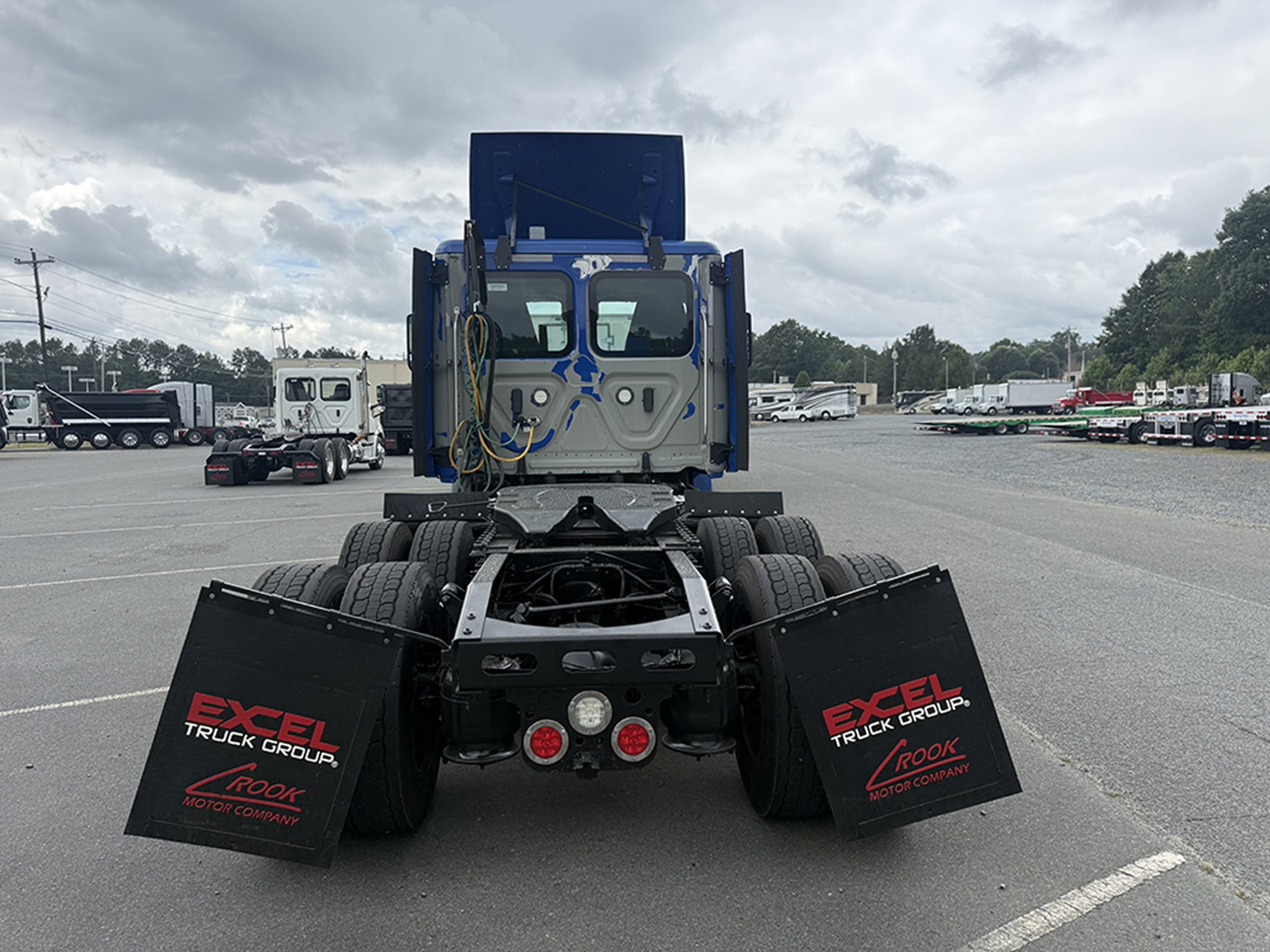2020 Freightliner Cascadia 126 2020 Freightliner Cascadia 126 - image 3 of 6
