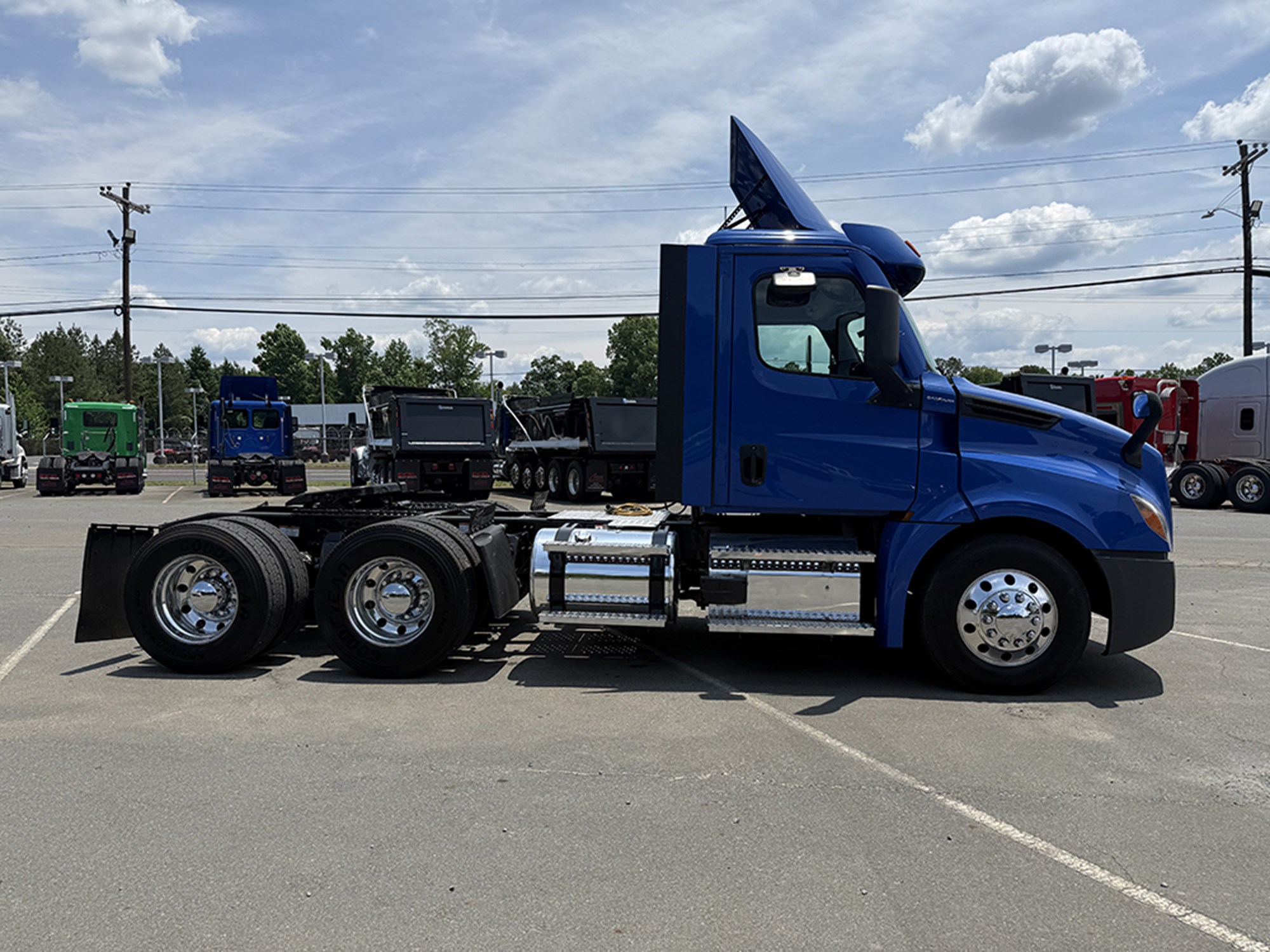 2022 Freightliner PT126 2022 Freightliner PT126 - image 3 of 6