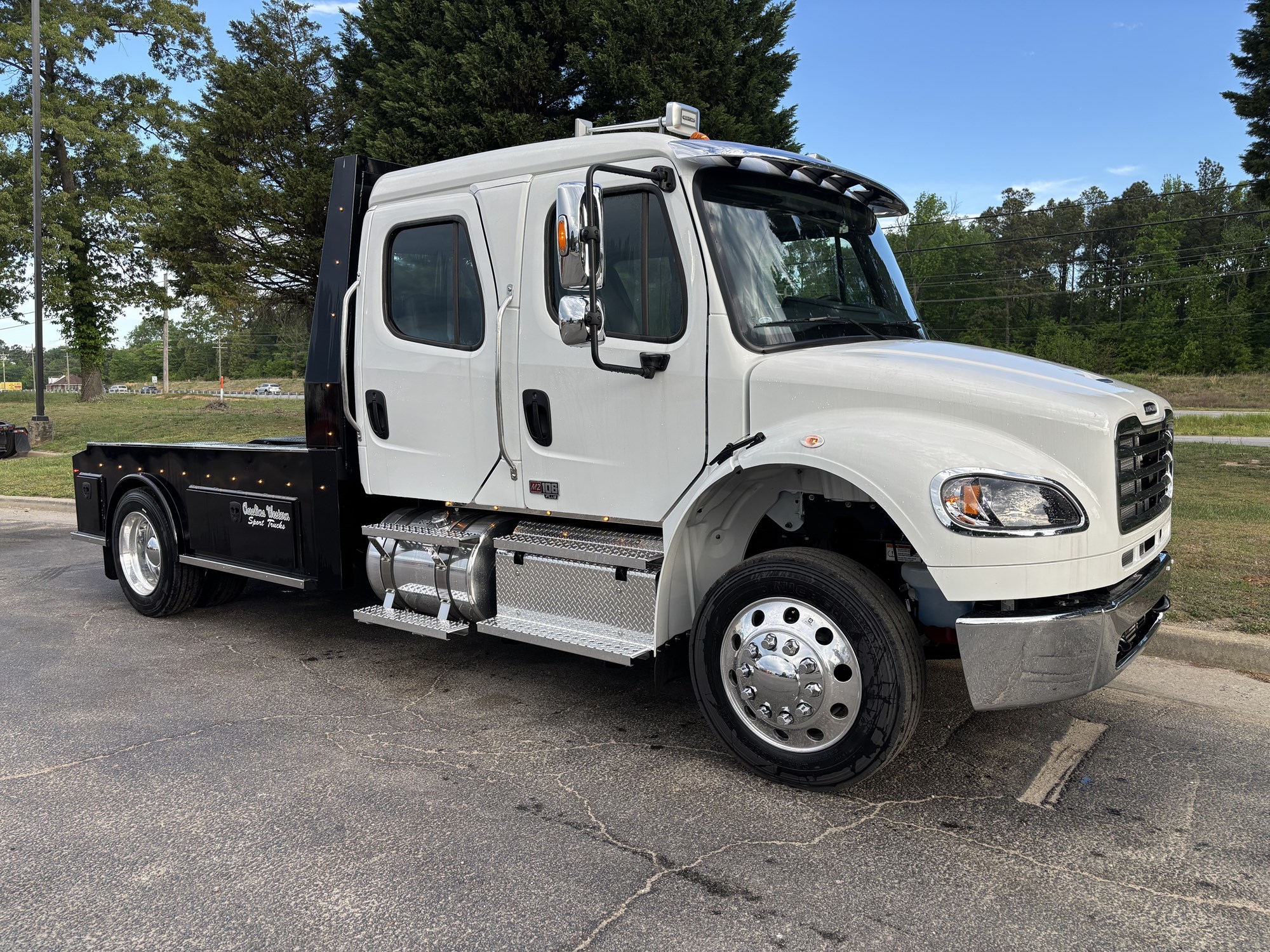 2026 Freightliner M2106 2026 Freightliner M2106 - image 1 of 5