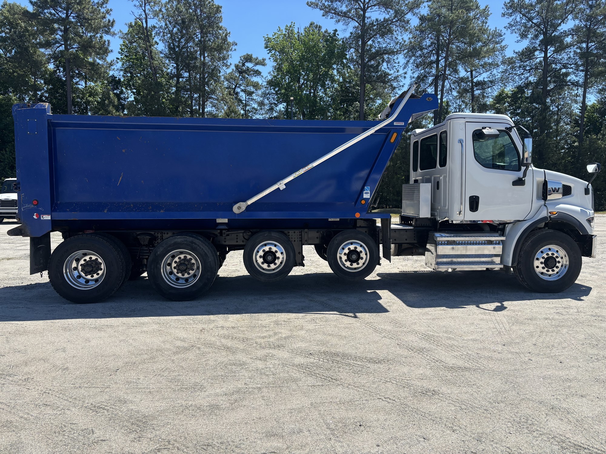 2025 Western Star 47X 2025 Western Star 47X - image 5 of 6