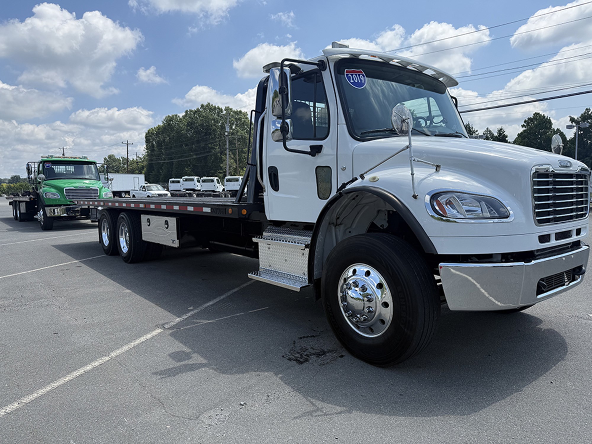 2019 Freightliner M2 2019 Freightliner M2 - image 2 of 6
