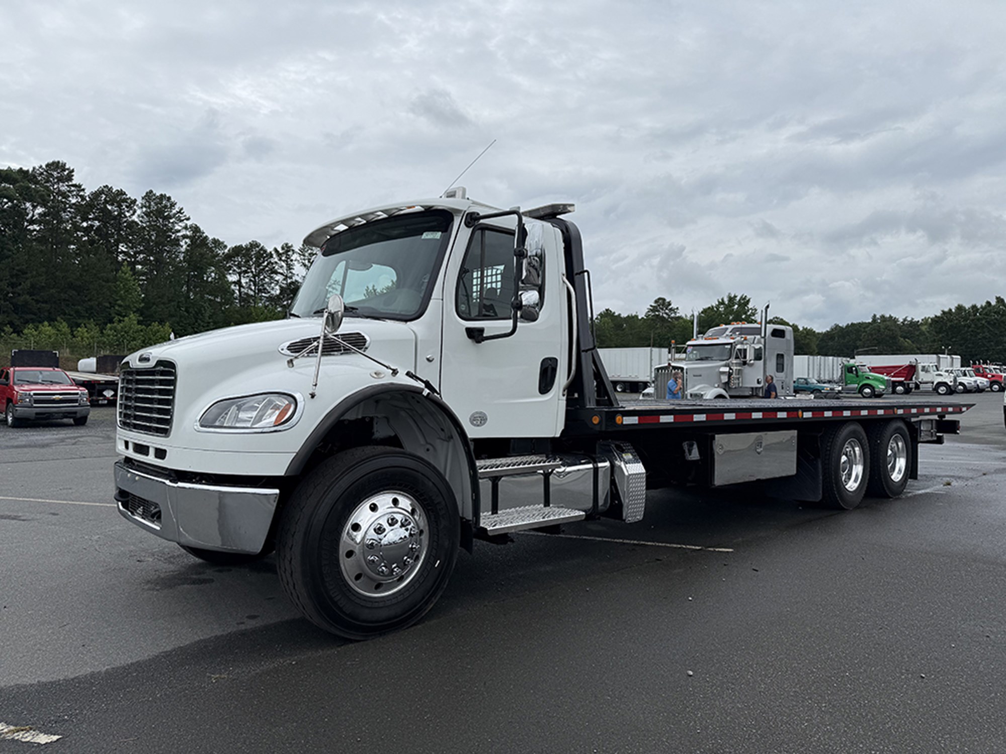 2020 Freightliner M2 2020 Freightliner M2 - image 1 of 6
