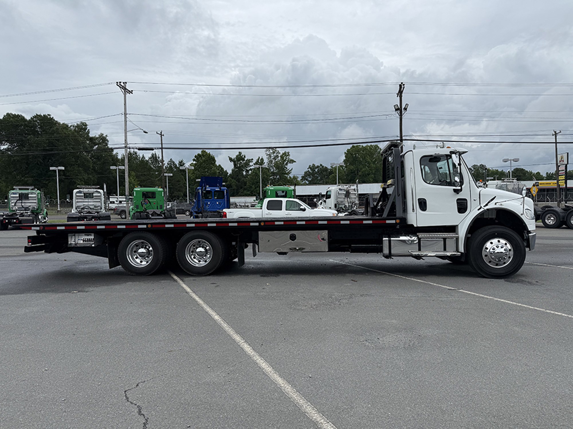2020 Freightliner M2 2020 Freightliner M2 - image 3 of 6
