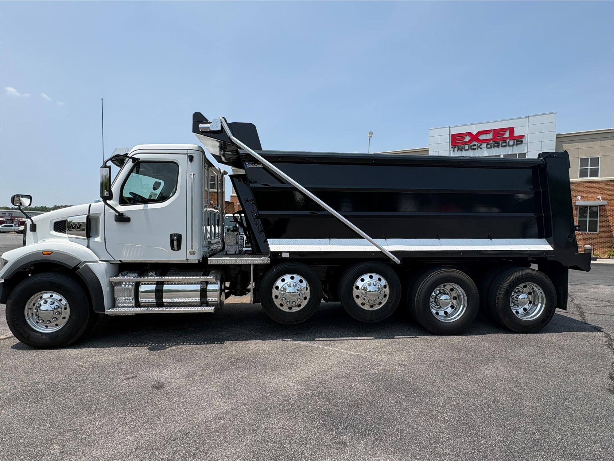 2024 Western Star 47X 2024 Western Star 47X - image 5 of 6