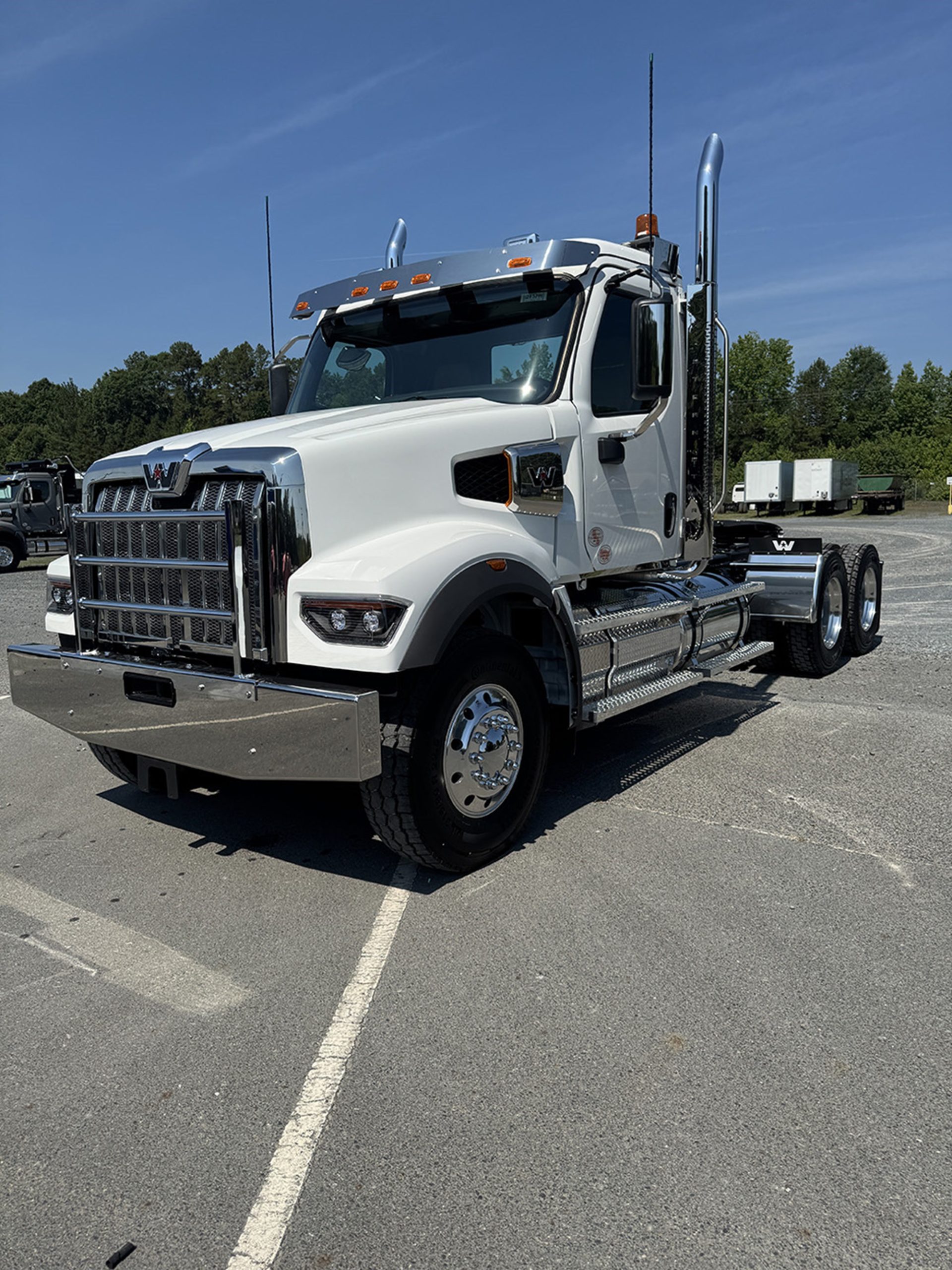 2027 Western Star 49X 2027 Western Star 49X - image 1 of 4