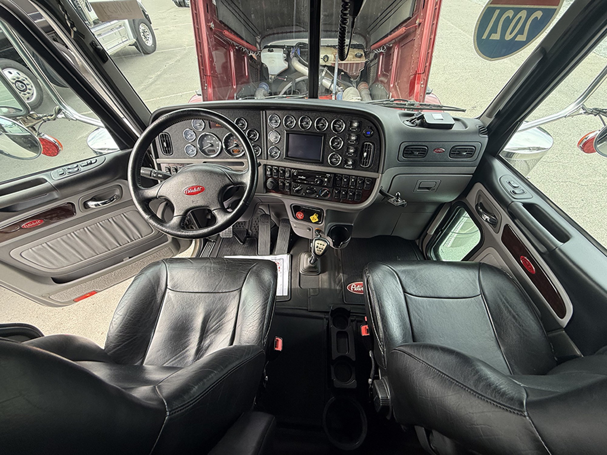 2021 Peterbilt 567 1784644546889 2021 Peterbilt 567 1784644546889