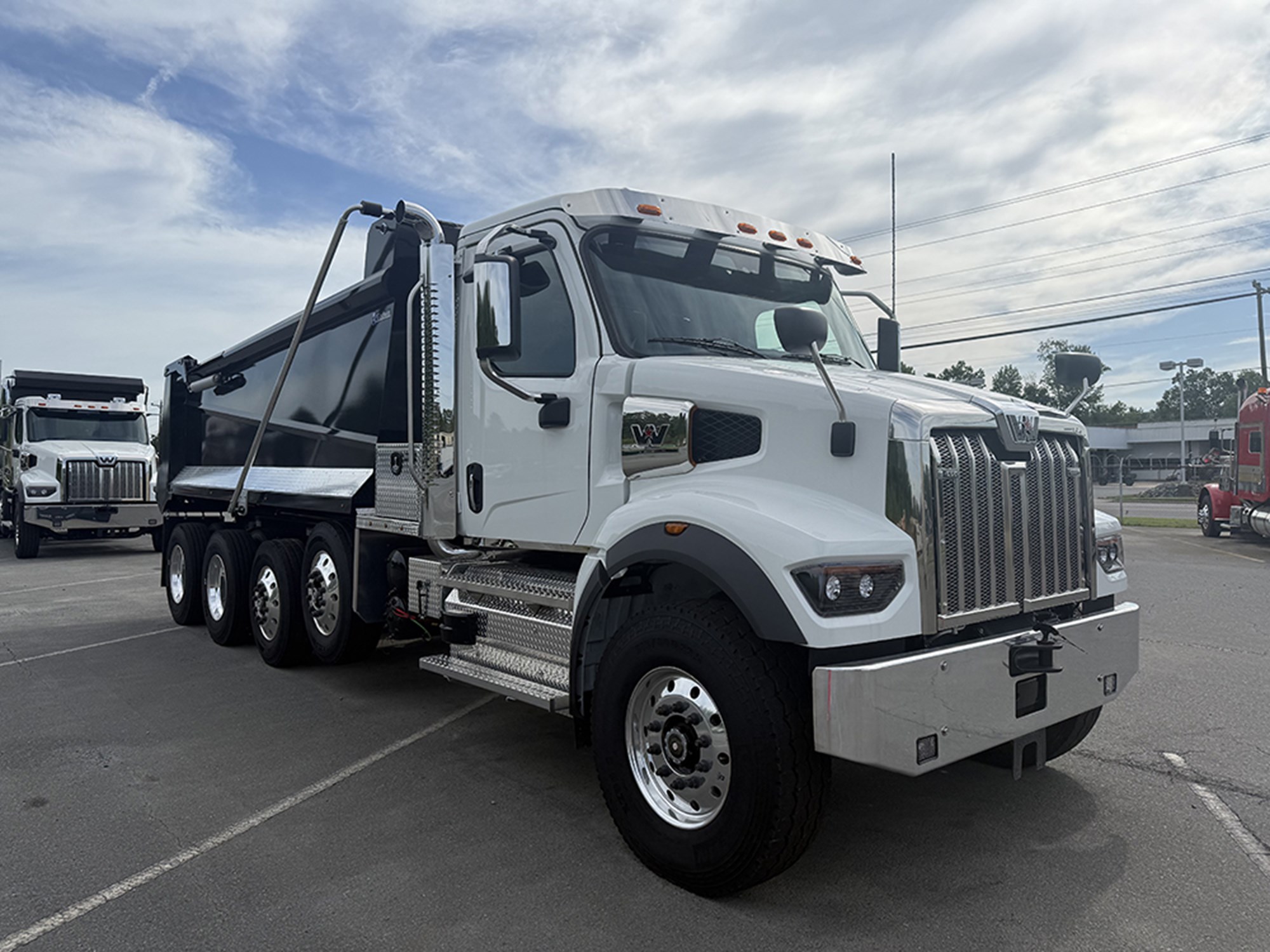 2026 Western Star 47X 2026 Western Star 47X - image 2 of 6