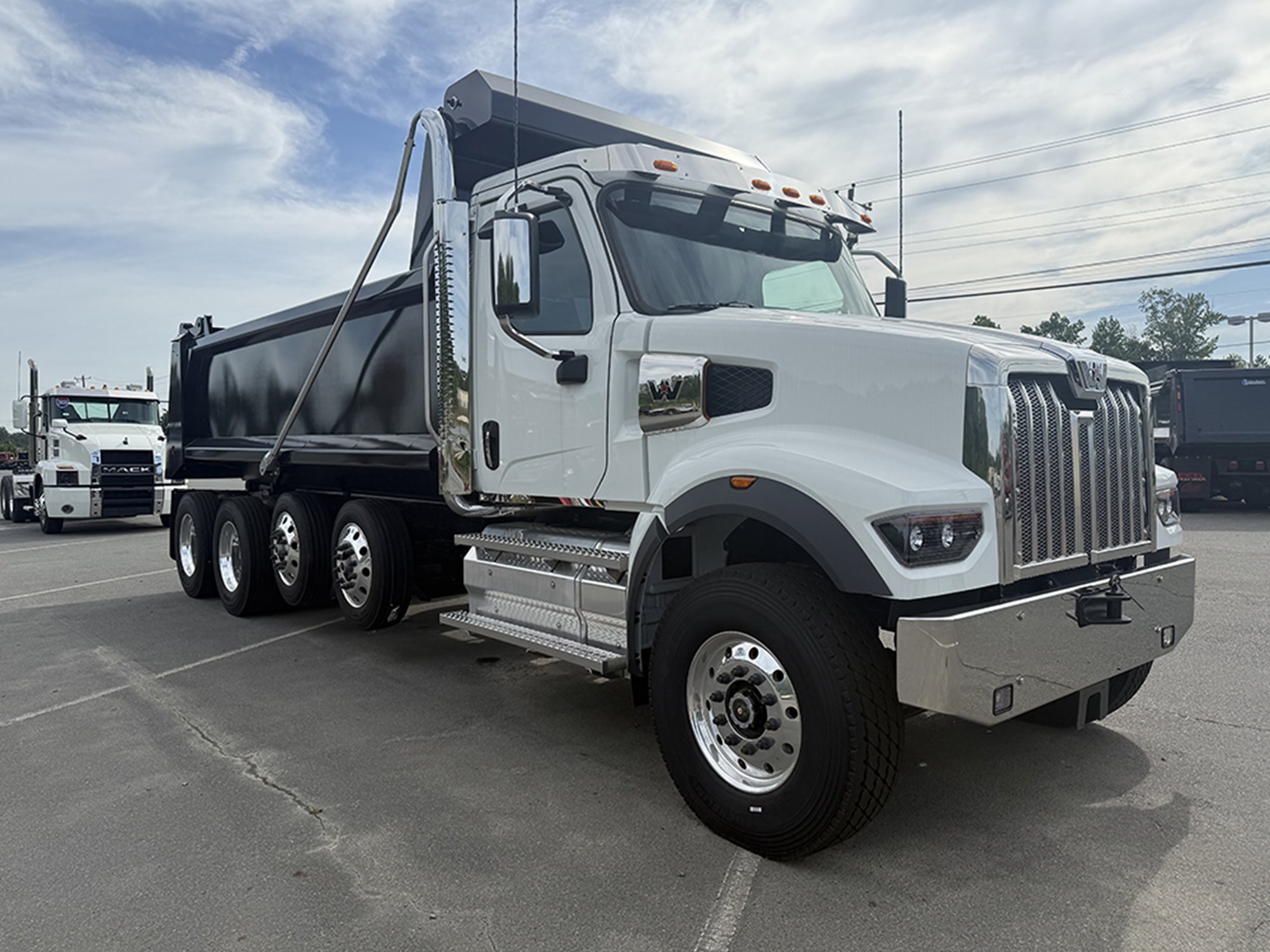 2026 Western Star 49X 2026 Western Star 49X - image 2 of 6