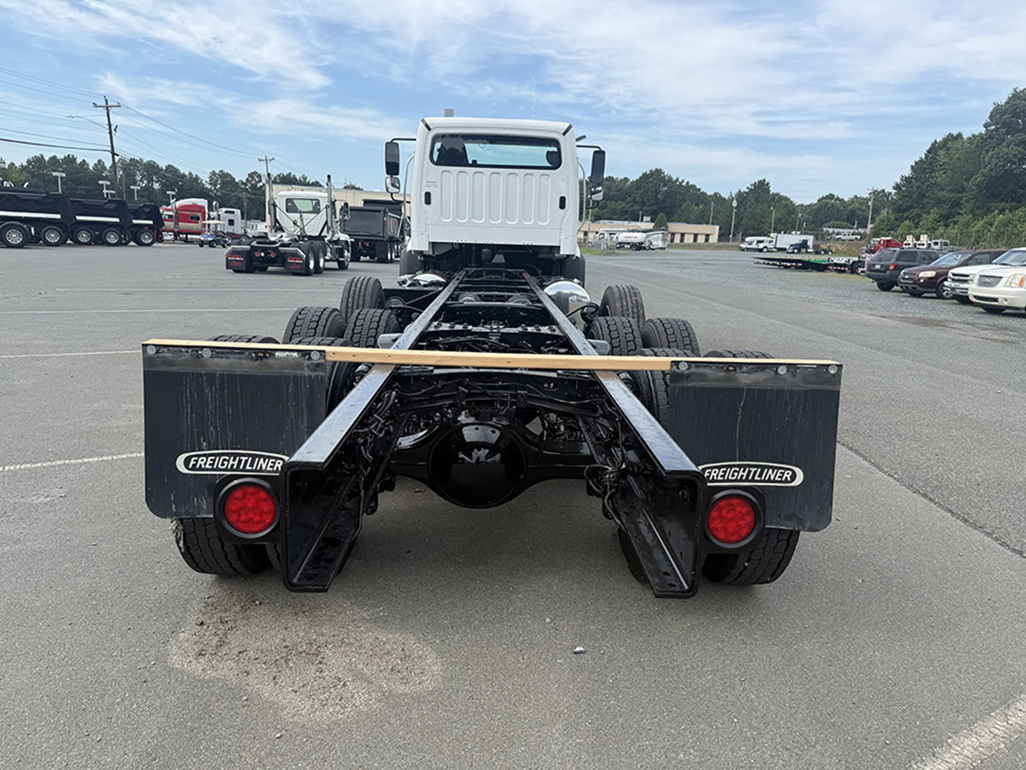 2019 Freightliner 108SD 2019 Freightliner 108SD - image 5 of 6