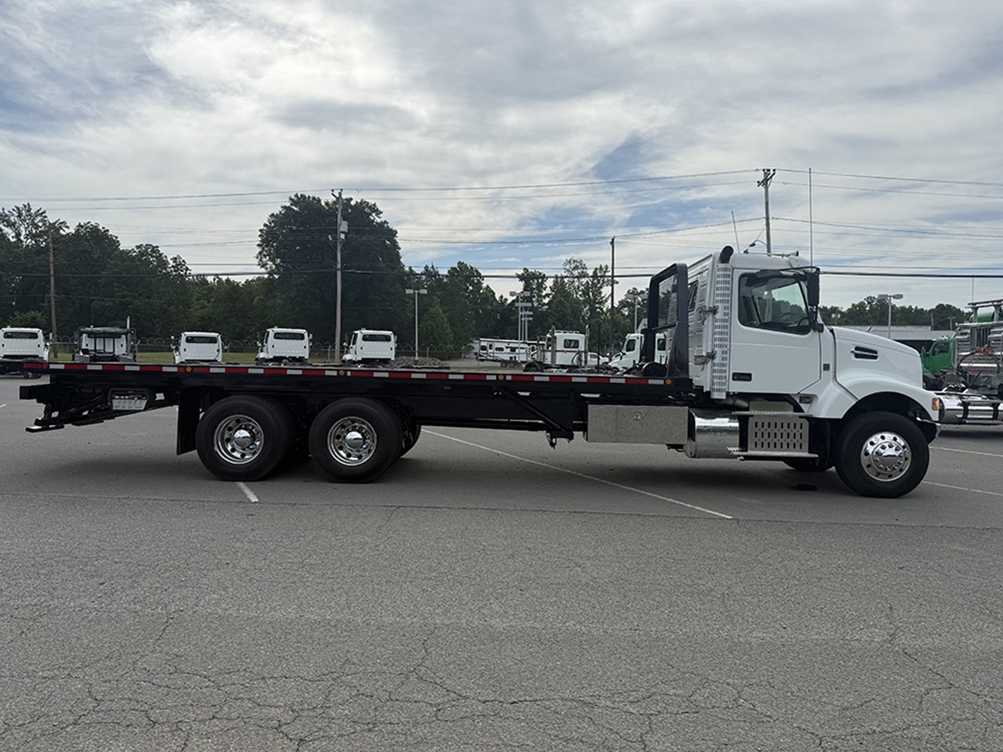 2016 Volvo VHD 1784644947222 2016 Volvo VHD 1784644947222