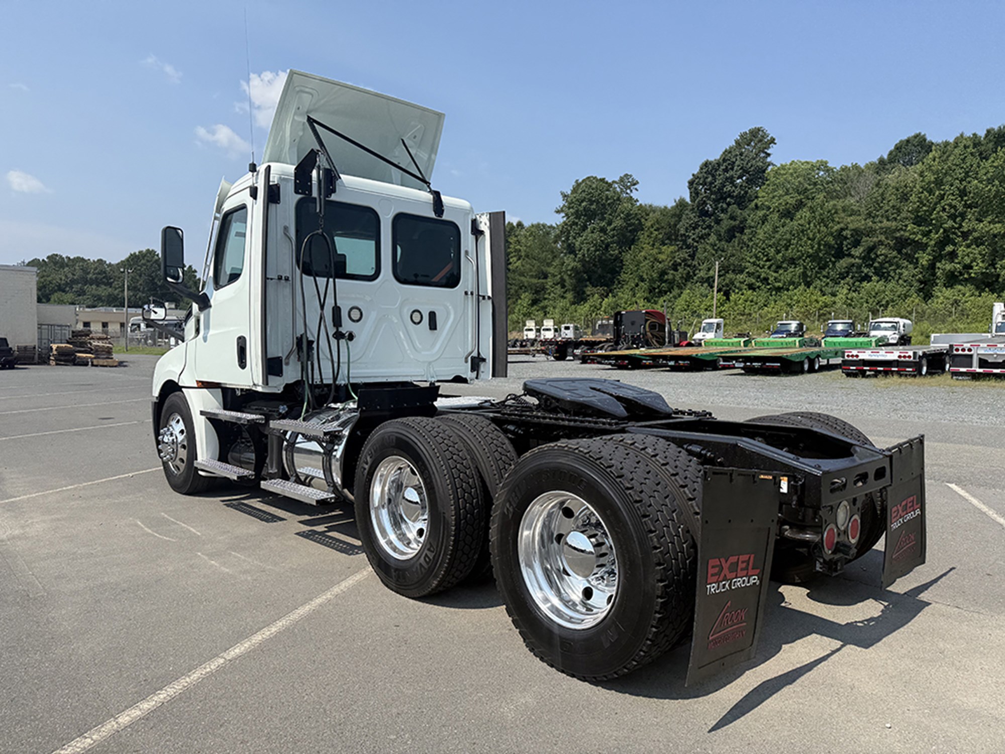 2020 Freightliner Cascadia 126 2020 Freightliner Cascadia 126 - image 6 of 6