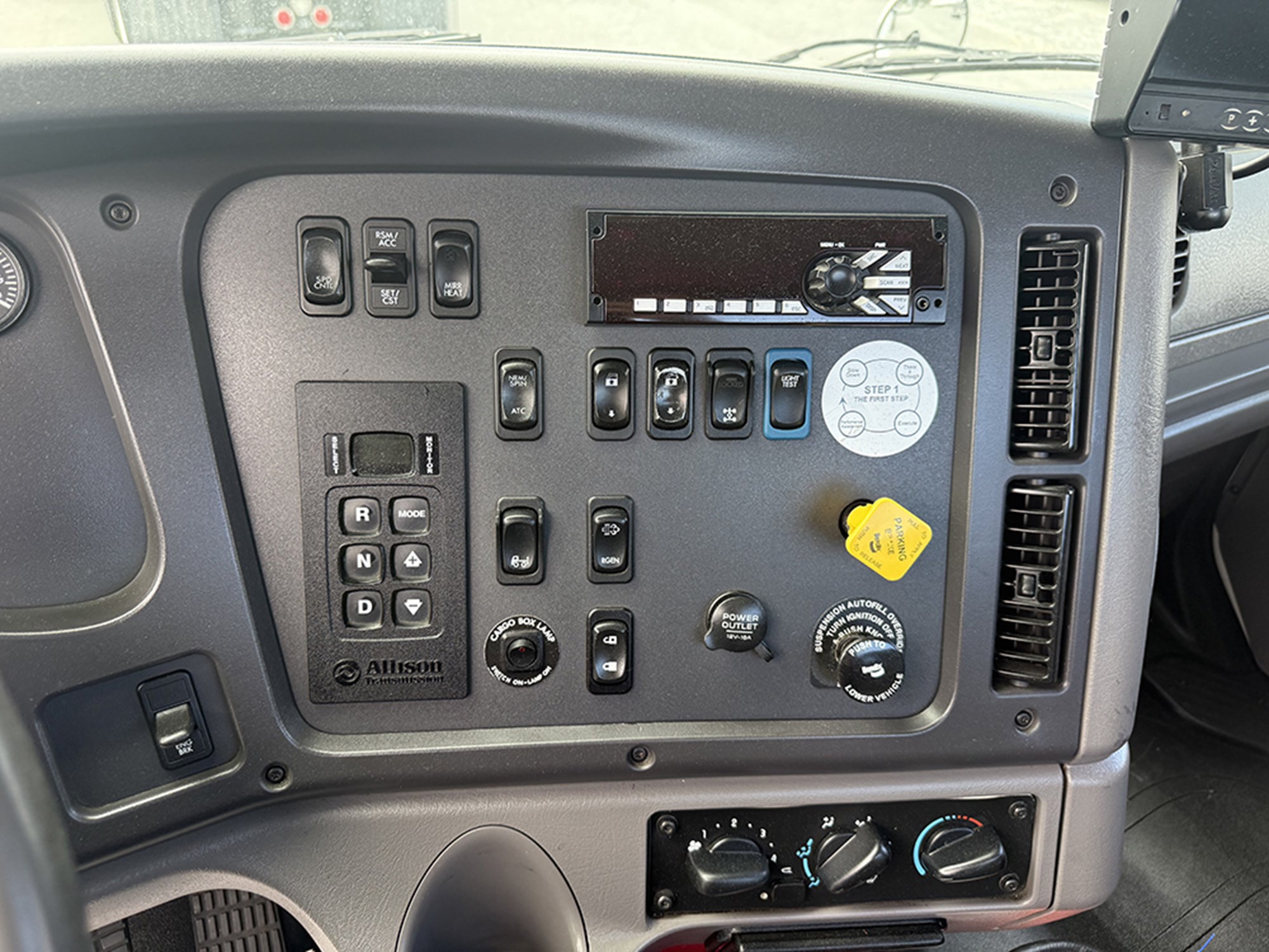 2018 Freightliner M2 1782245308596 2018 Freightliner M2 1782245308596