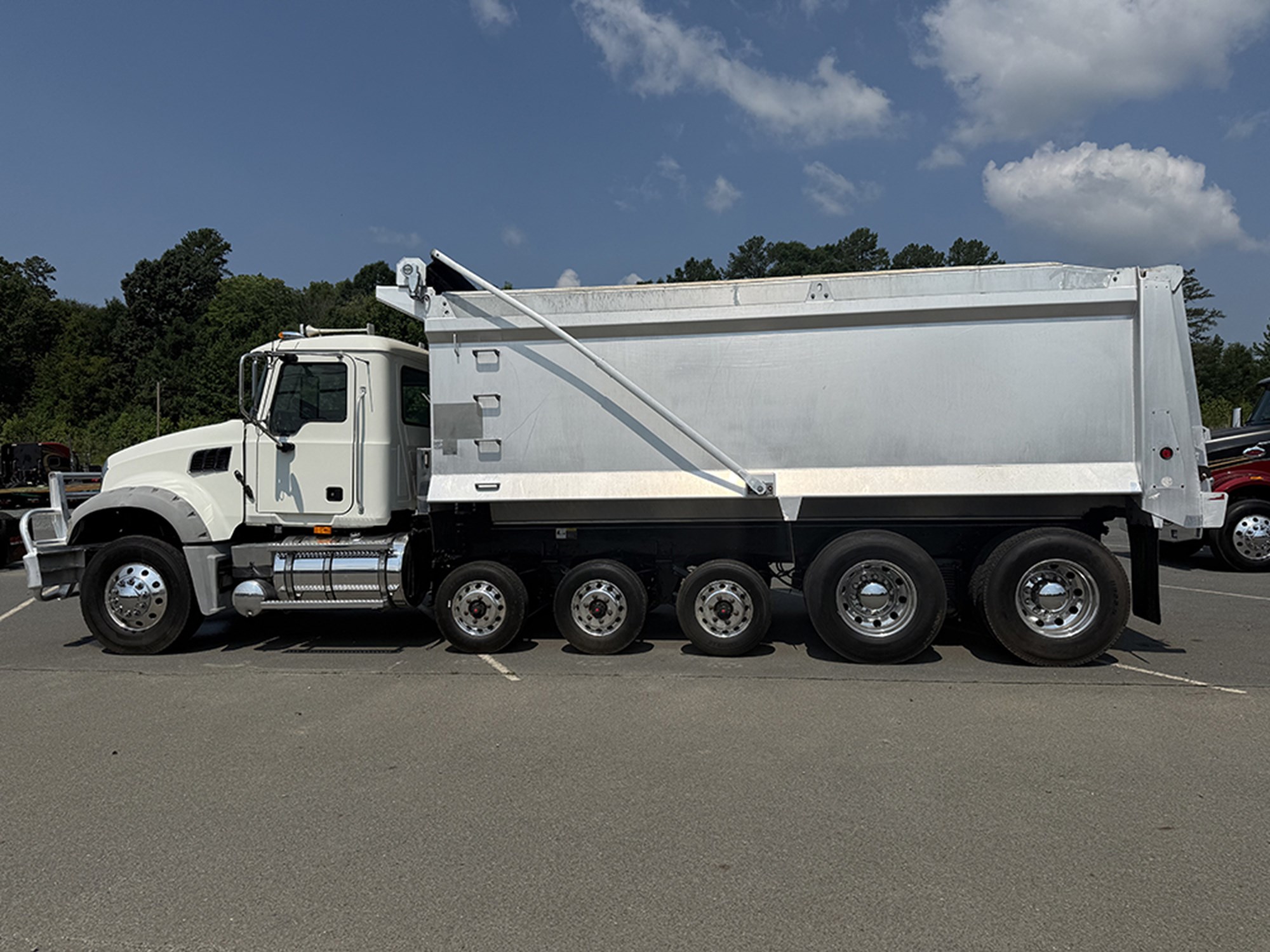 2009 Mack CV713 1785340813704 2009 Mack CV713 1785340813704
