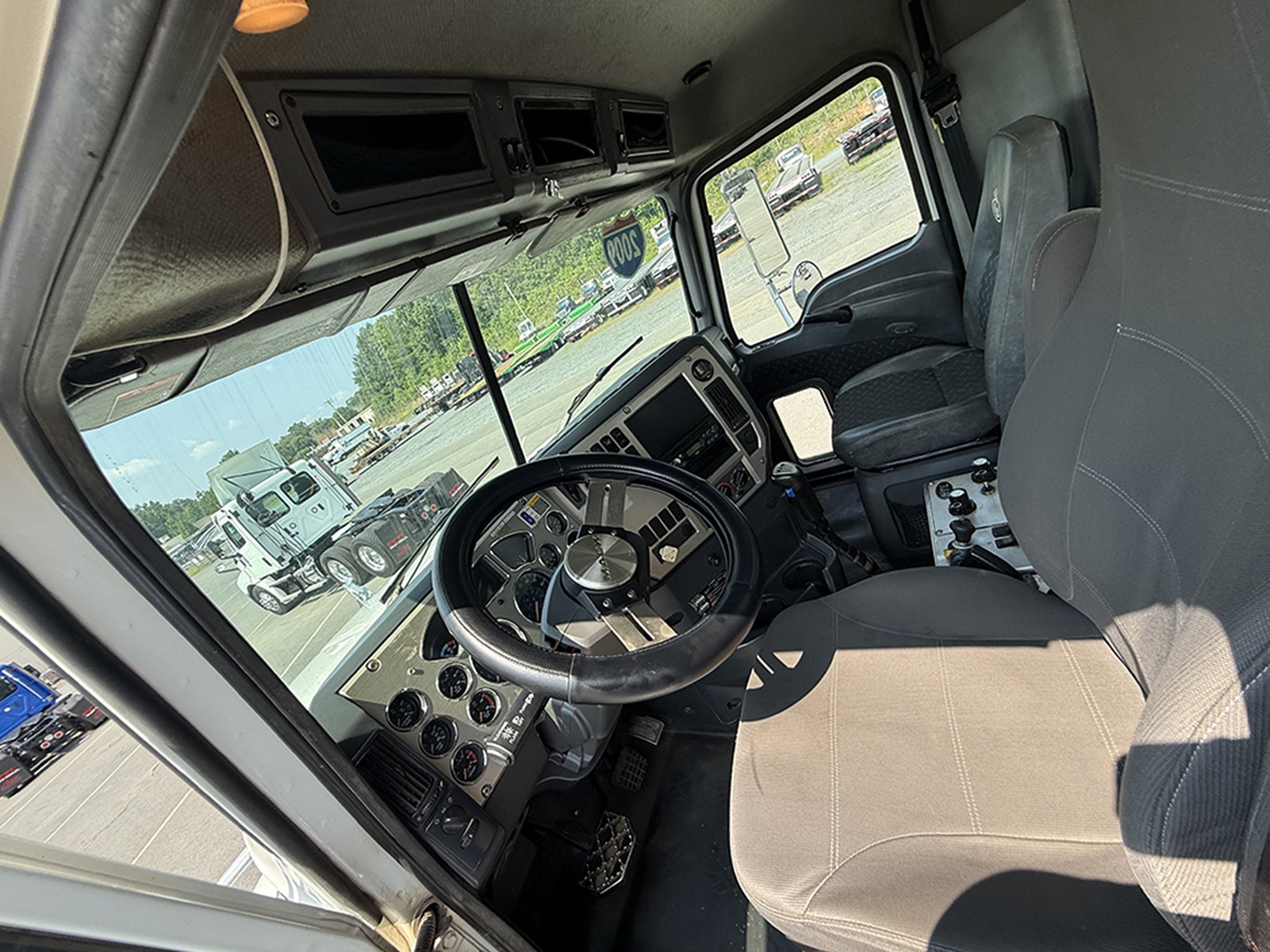 2009 Mack CV713 1785340813993 2009 Mack CV713 1785340813993