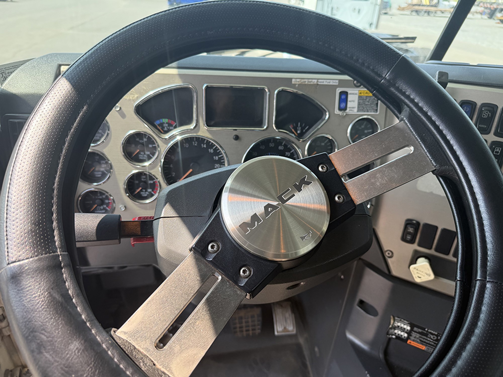 2009 Mack CV713 1785340814914 2009 Mack CV713 1785340814914