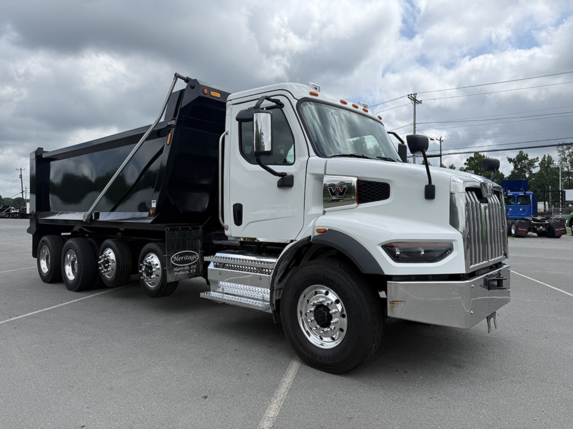 2025 Western Star 47X 2025 Western Star 47X - image 2 of 6