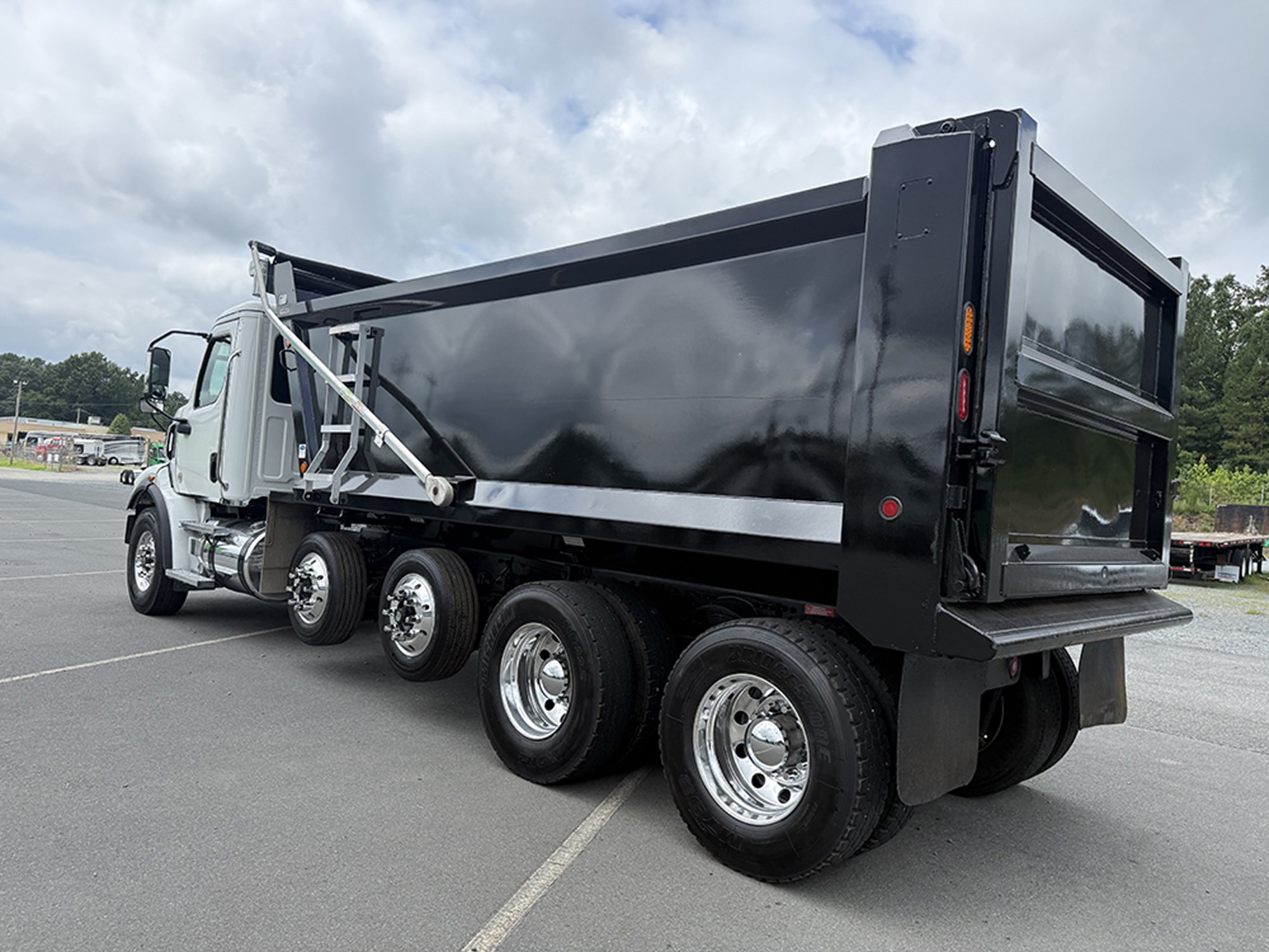 2025 Western Star 47X 2025 Western Star 47X - image 6 of 6