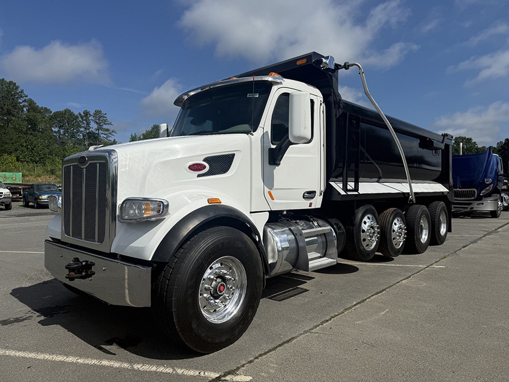 2019 Peterbilt 567 2019 Peterbilt 567 - image 1 of 6