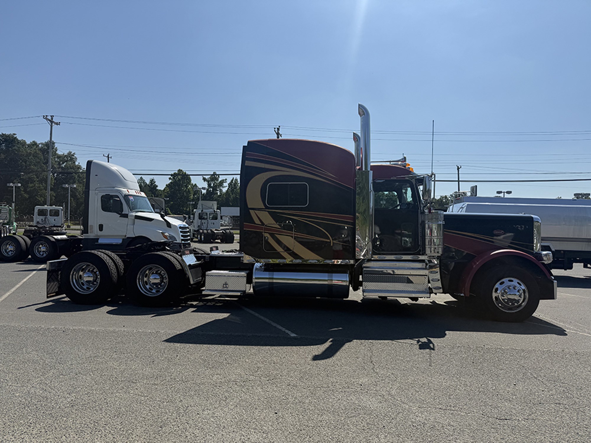 2021 Peterbilt 389 Ext Hood 2021 Peterbilt 389 Ext Hood - image 3 of 6