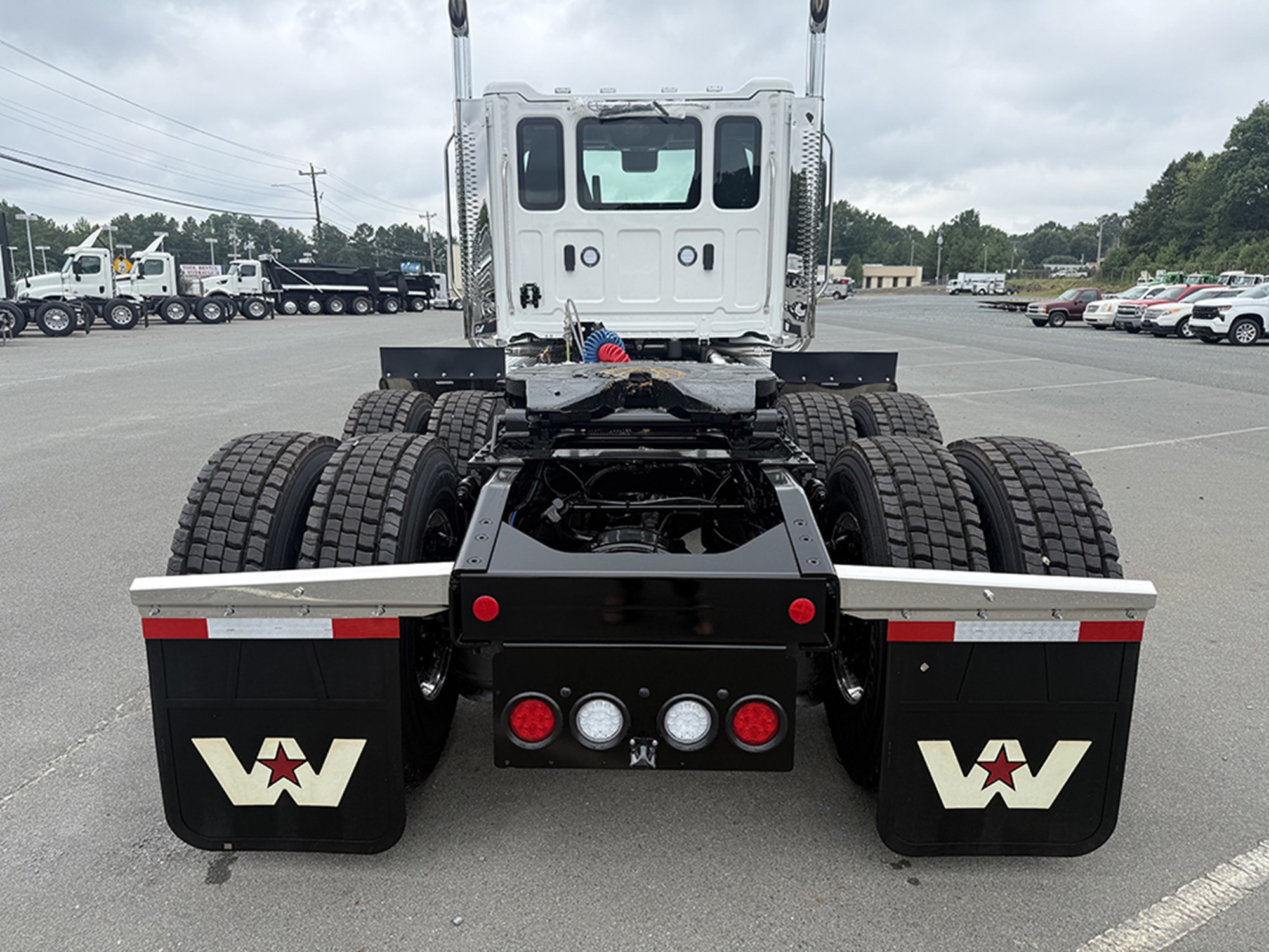 2027 Western Star 49X 2027 Western Star 49X - image 5 of 6