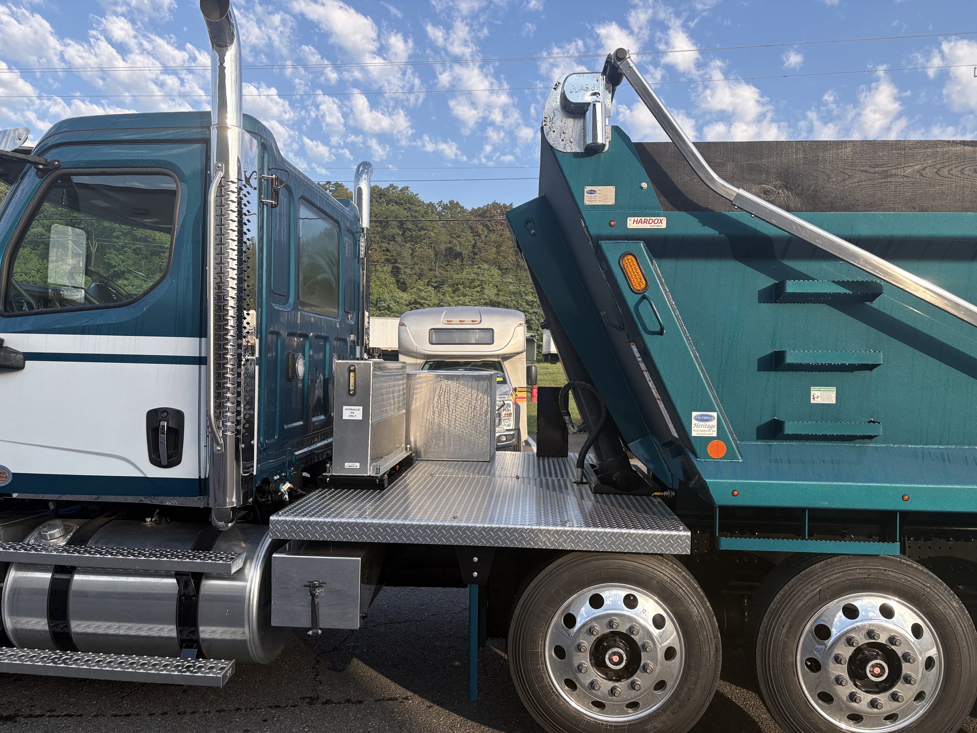 2027 Western Star 49X 2027 Western Star 49X - image 5 of 6