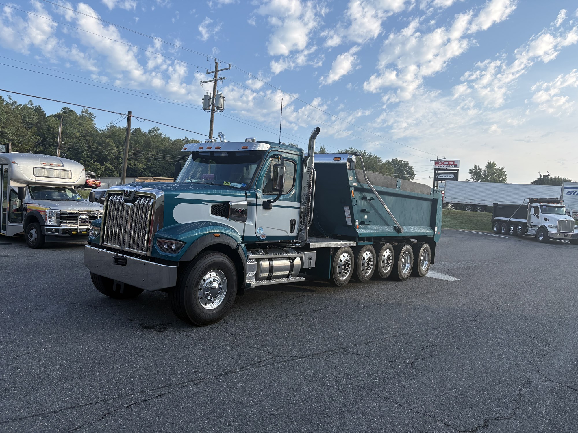 2027 Western Star 49X 2027 Western Star 49X - image 1 of 6