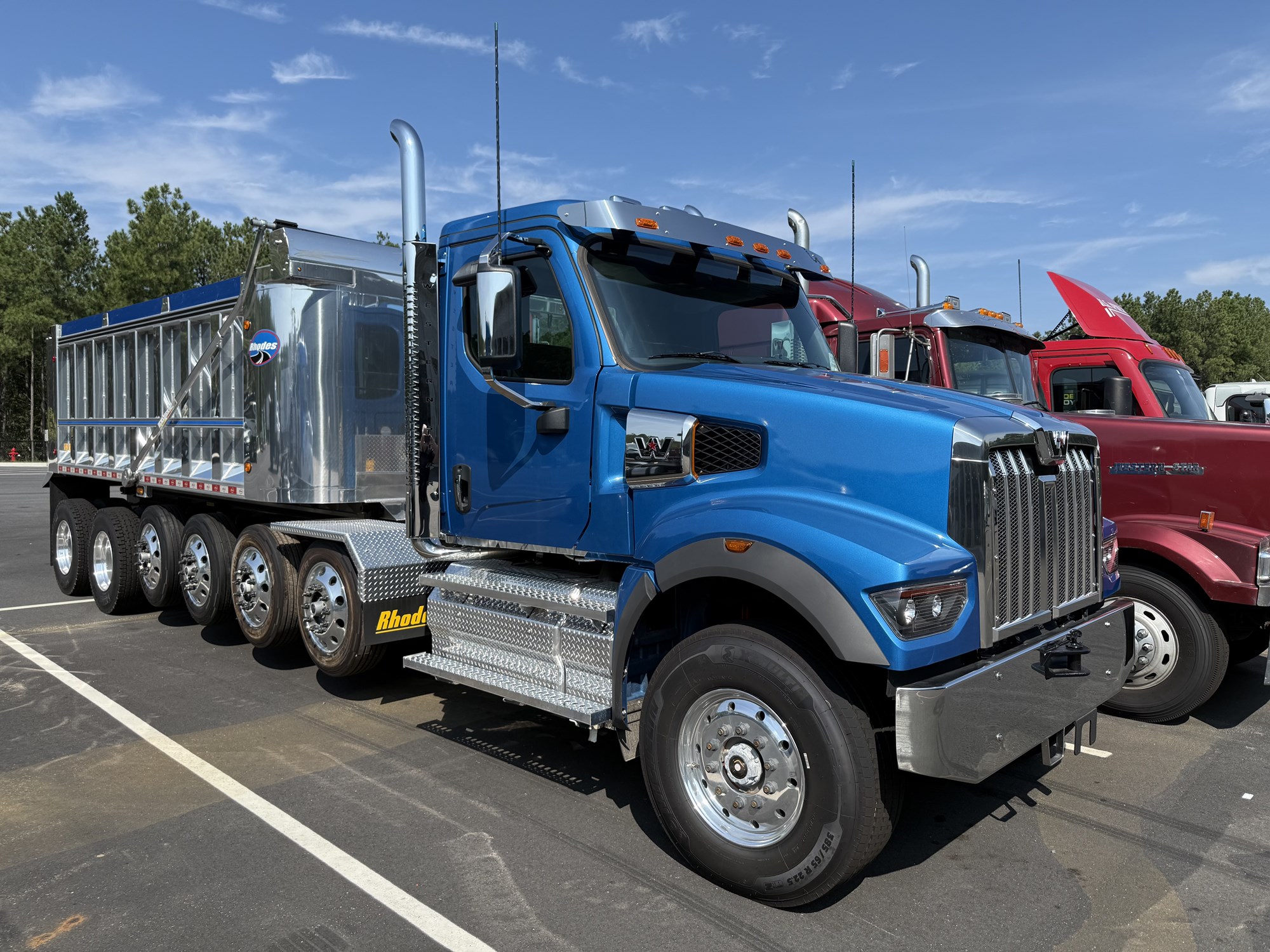 2025 Western Star 49X 2025 Western Star 49X - image 2 of 6