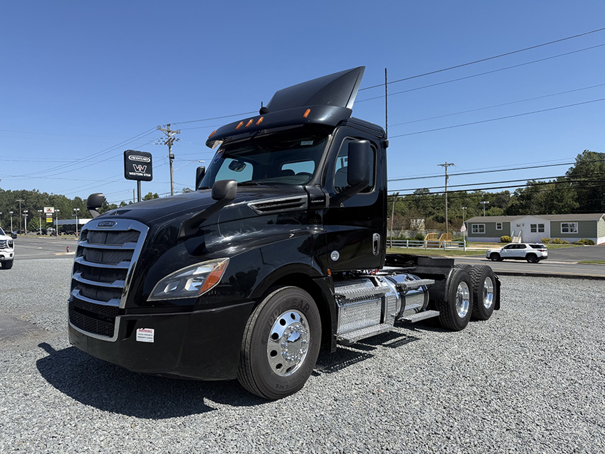 2020 Freightliner Cascadia 126 2020 Freightliner Cascadia 126 - image 1 of 6
