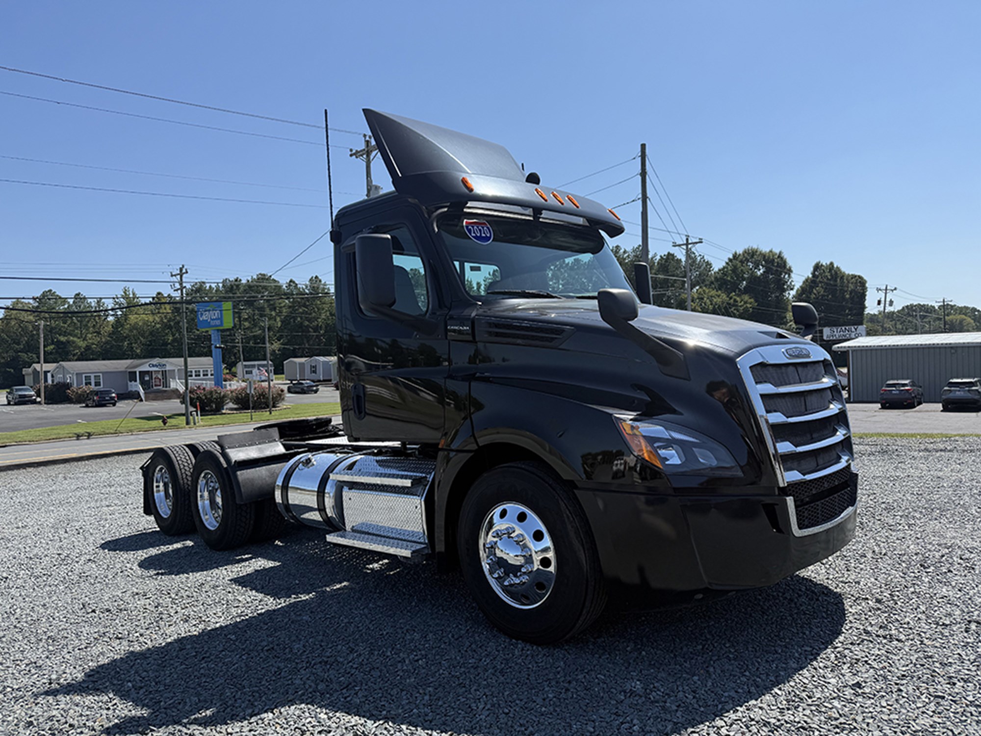 2020 Freightliner Cascadia 126 2020 Freightliner Cascadia 126 - image 2 of 6
