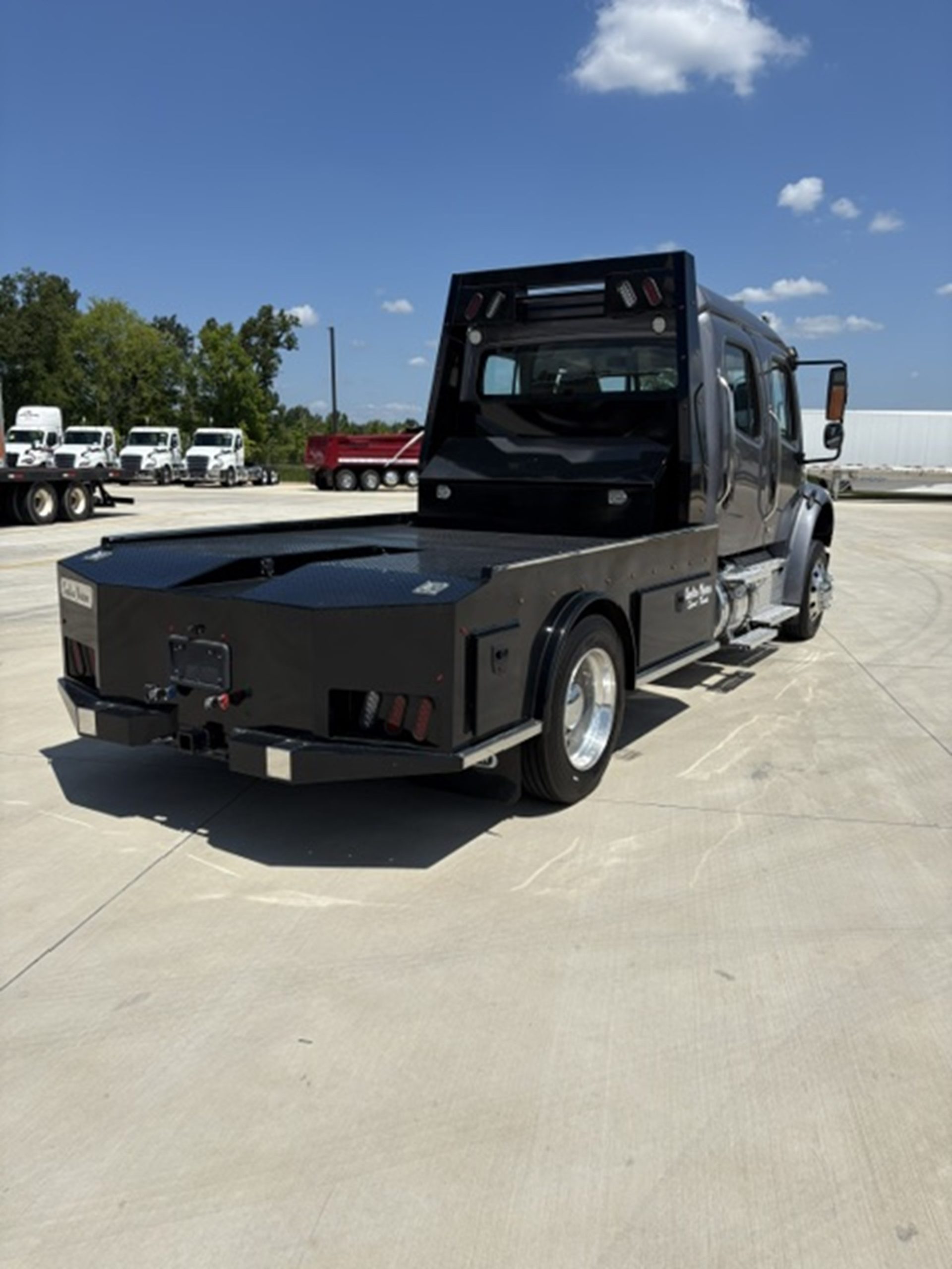 2026 Freightliner M2106 2026 Freightliner M2106 - image 2 of 6