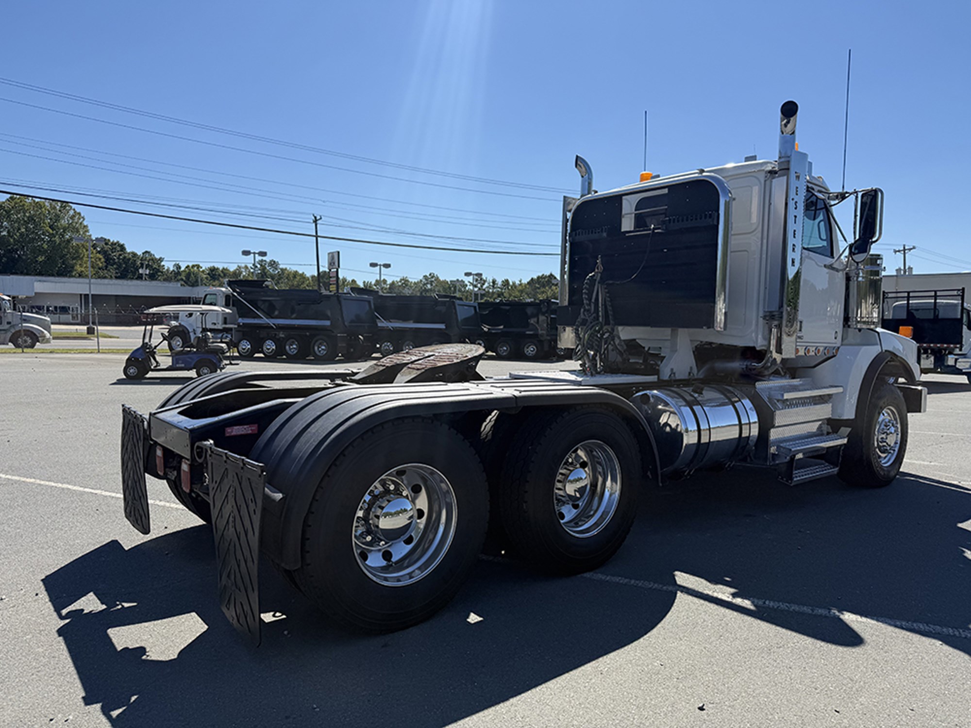 2022 Western Star 4900 2022 Western Star 4900 - image 4 of 6