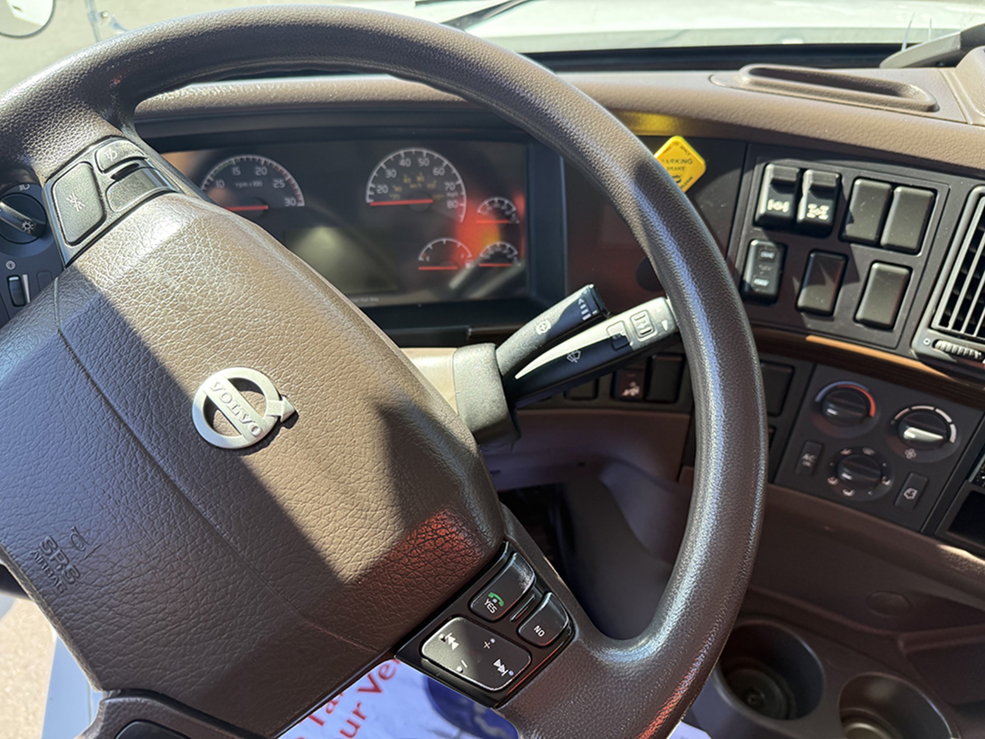 2016 Volvo VHD 1791303113584 2016 Volvo VHD 1791303113584