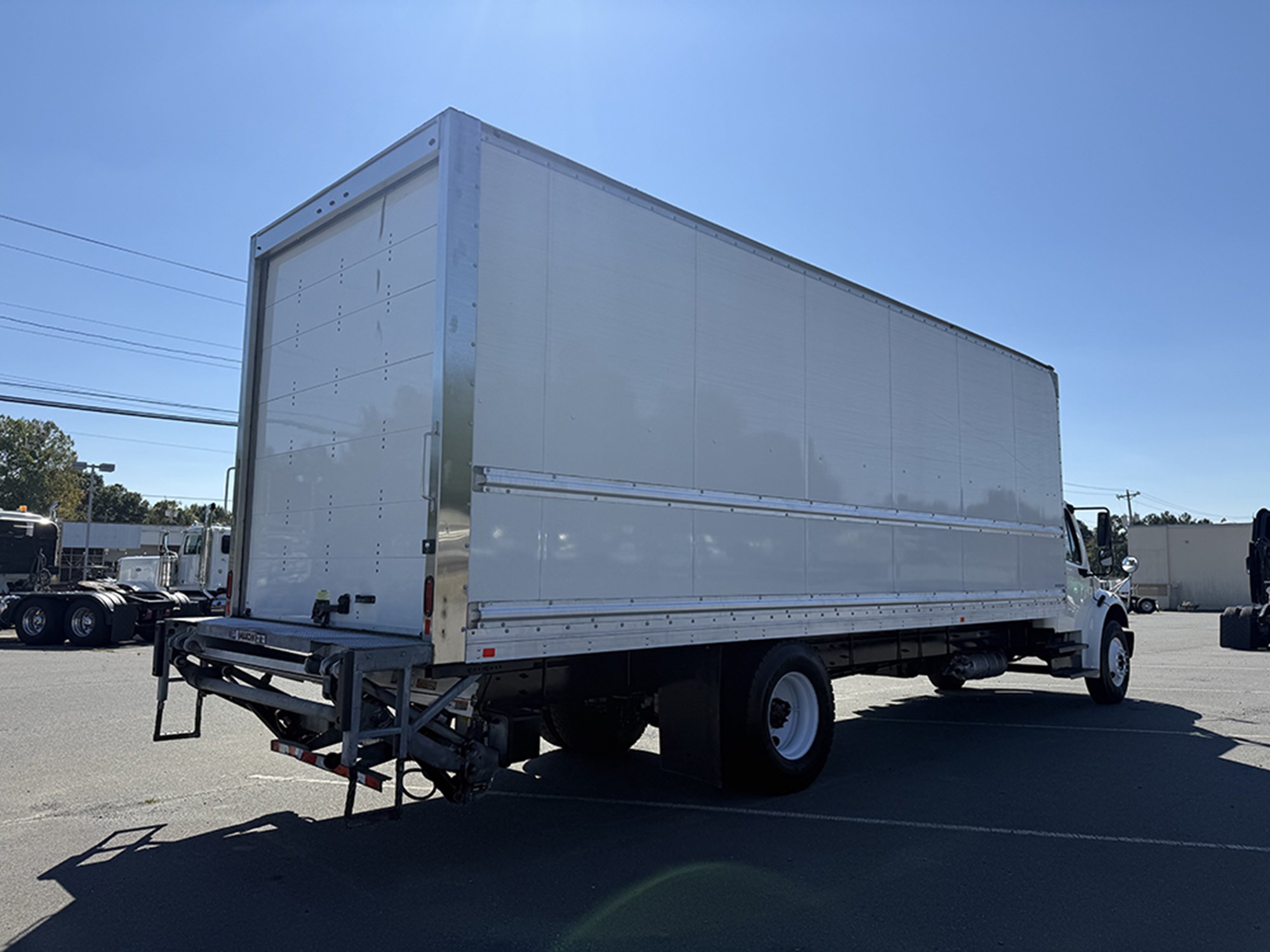 2019 Freightliner M2 2019 Freightliner M2 - image 4 of 6