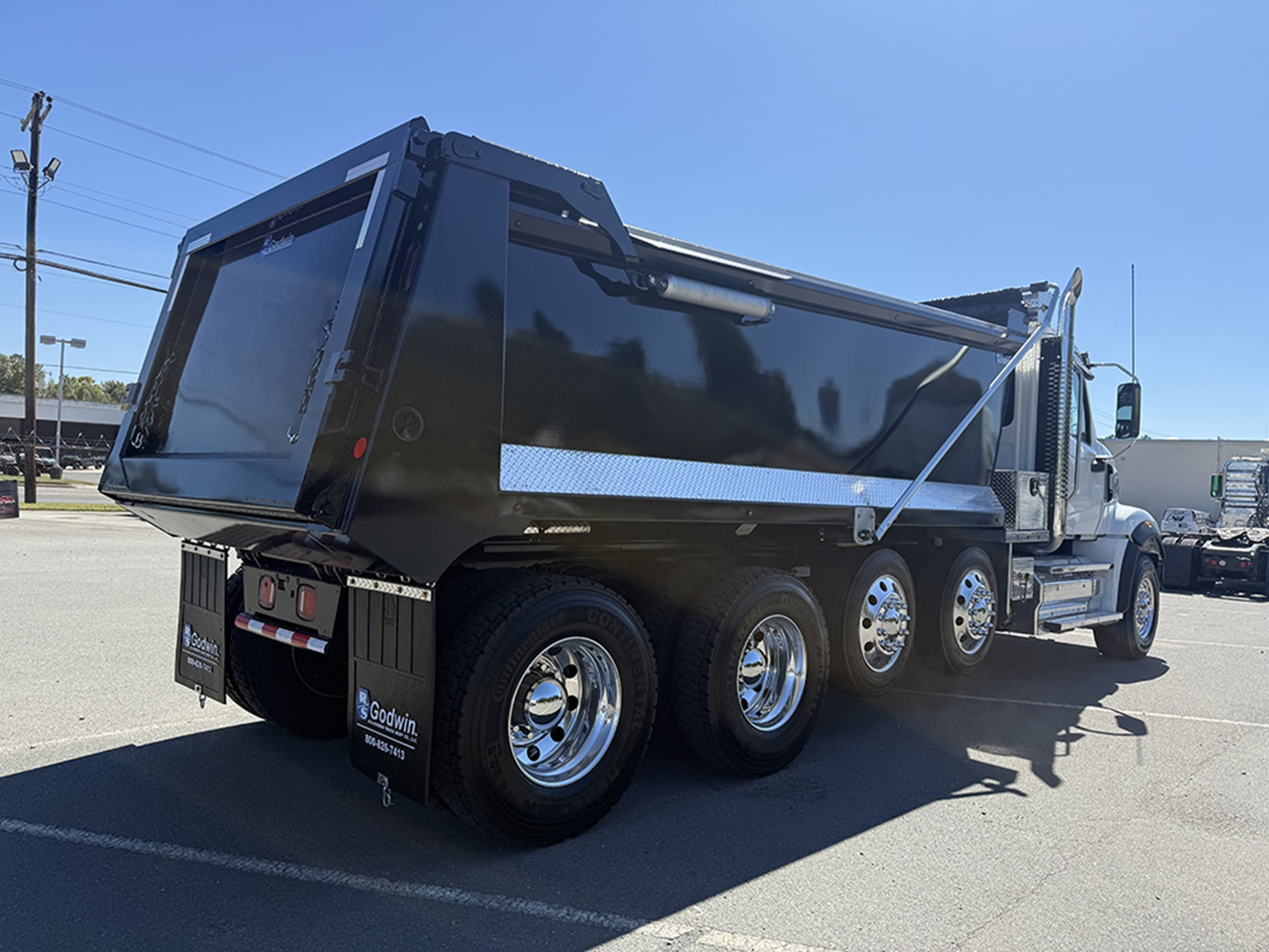 2027 Western Star 49X 2027 Western Star 49X - image 4 of 6