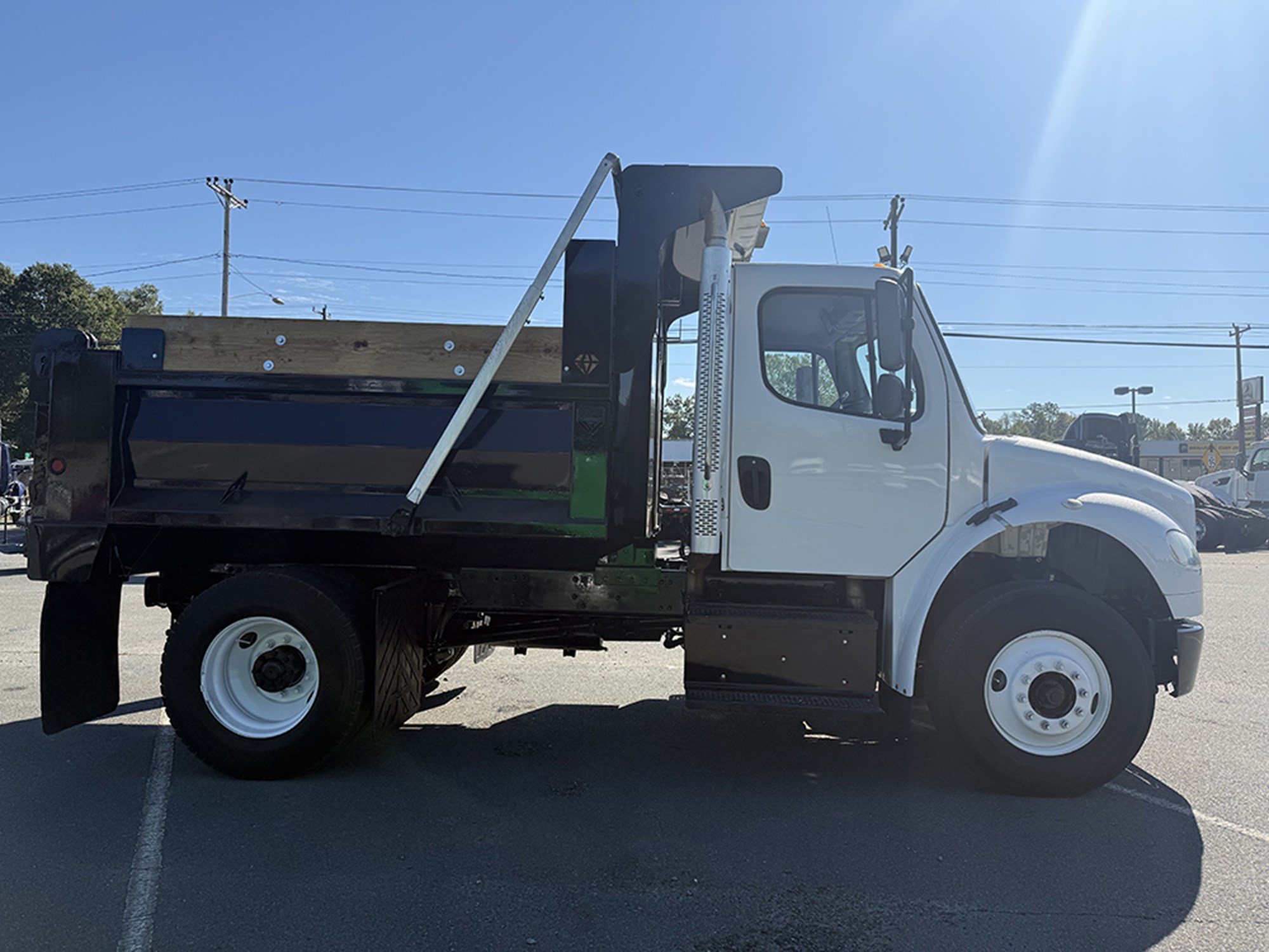 2018 Freightliner M2 2018 Freightliner M2 - image 3 of 6