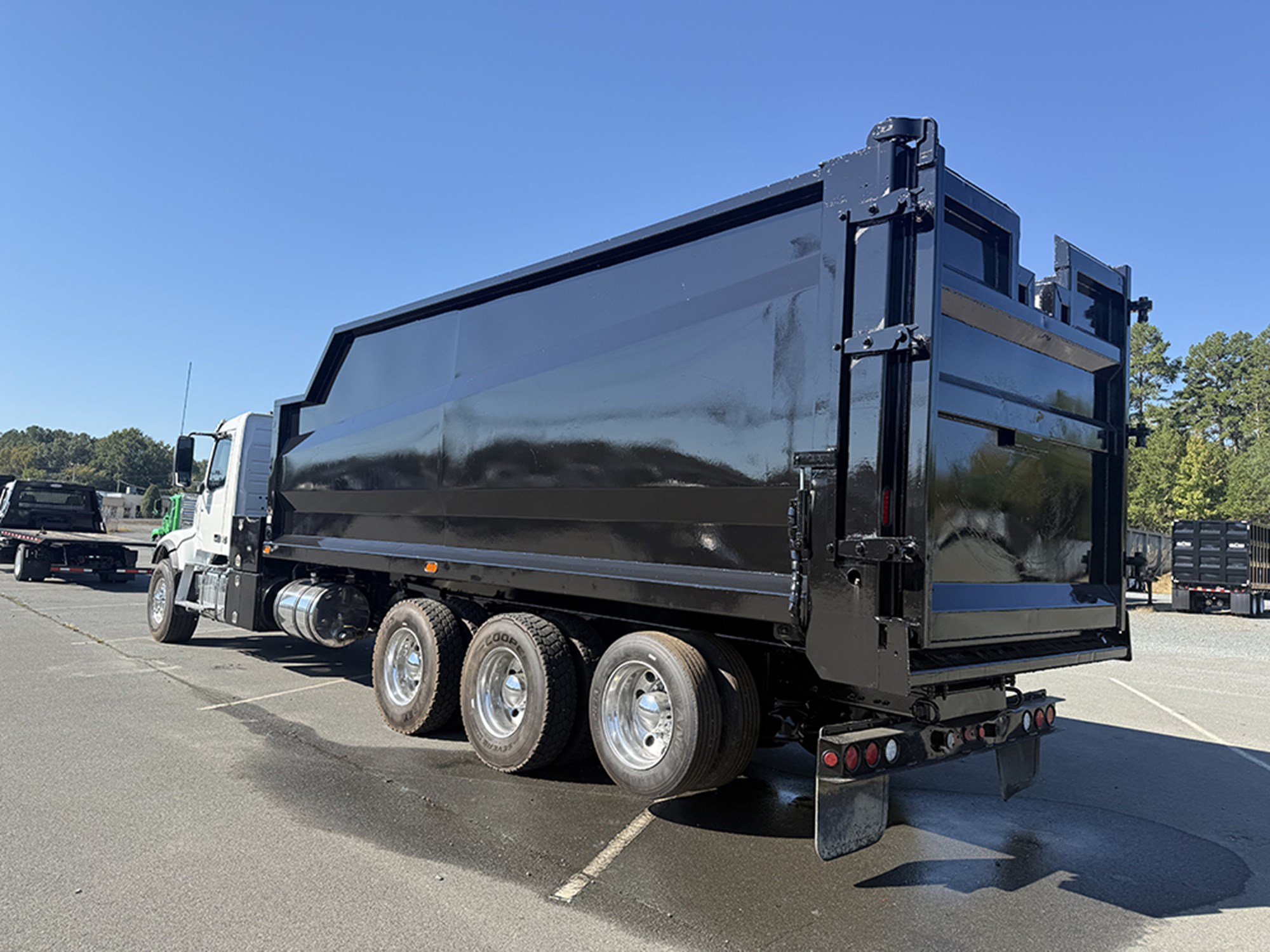 2020 Volvo VHD 1791904979490 2020 Volvo VHD 1791904979490