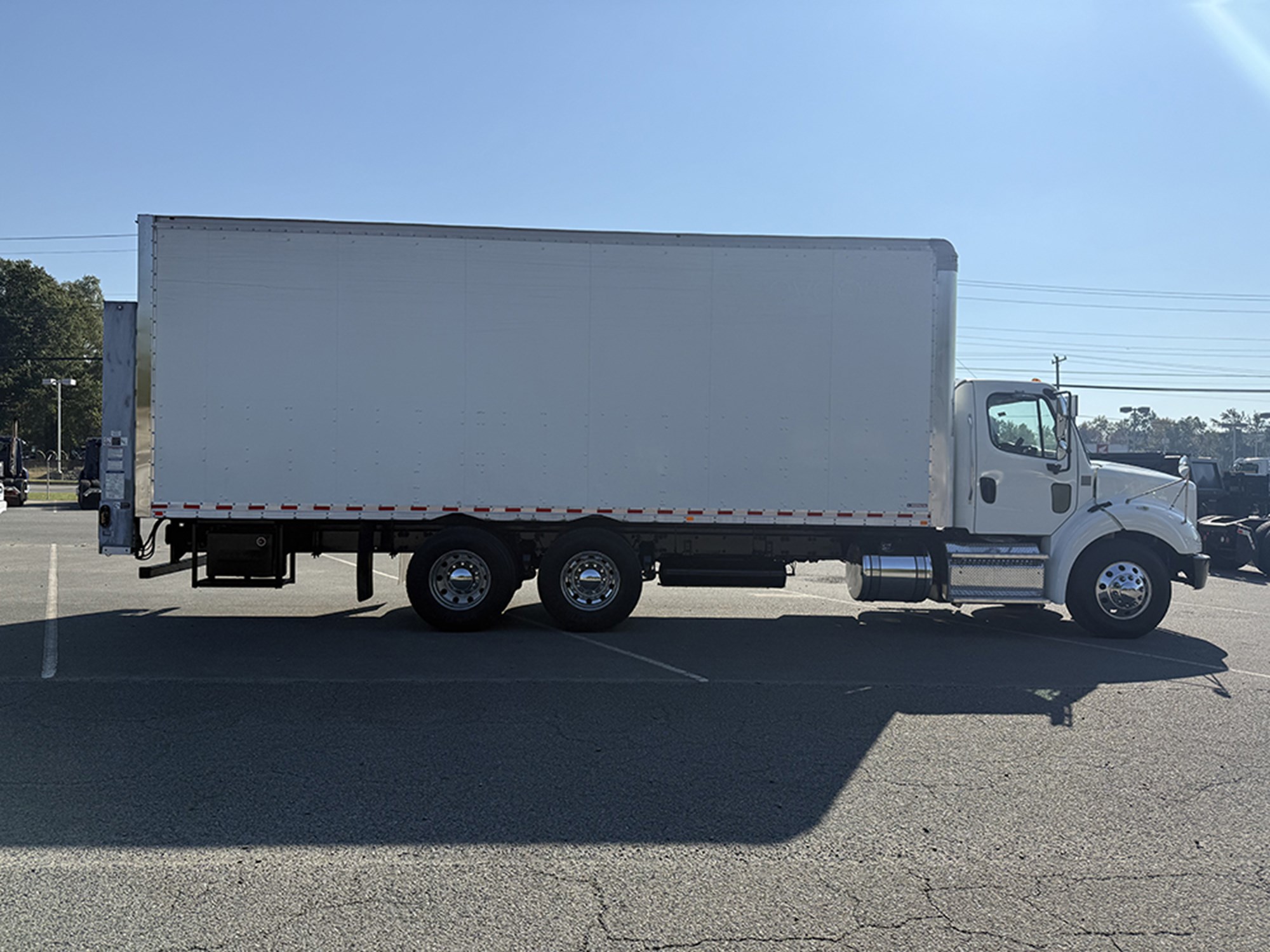 2019 Freightliner M2 2019 Freightliner M2 - image 3 of 6