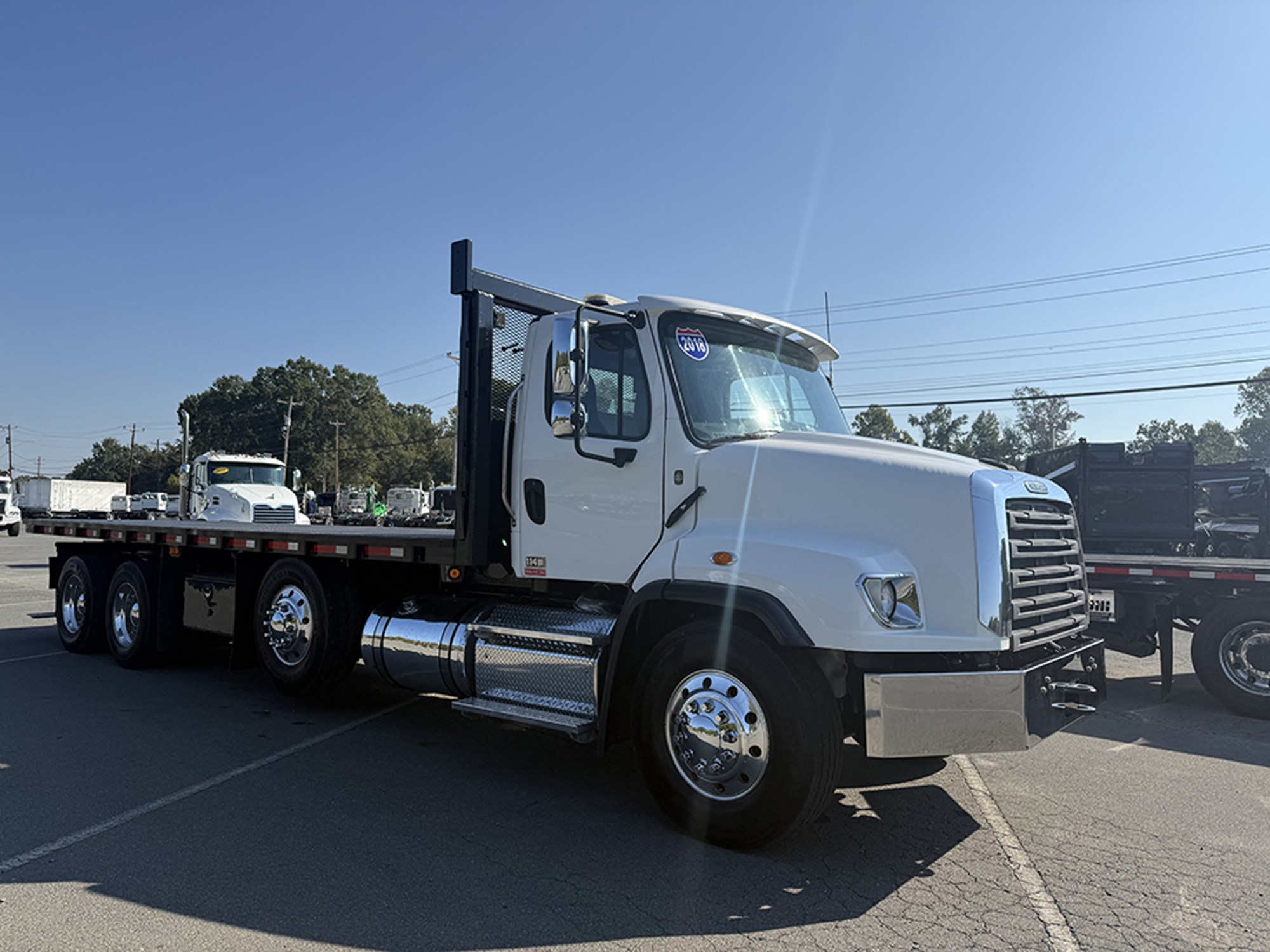 2018 Freightliner 114SD 2018 Freightliner 114SD - image 2 of 6