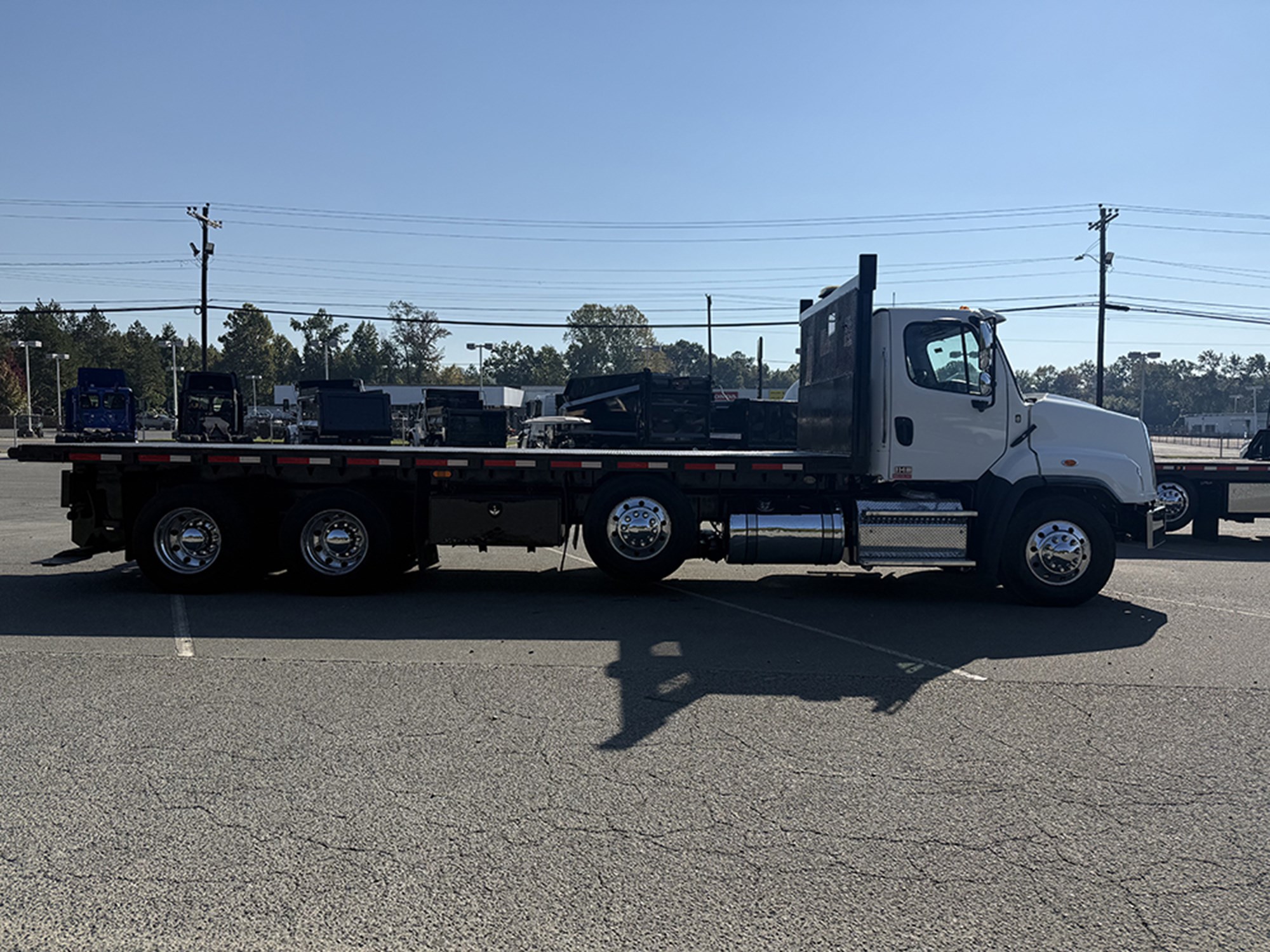 2018 Freightliner 114SD 2018 Freightliner 114SD - image 3 of 6
