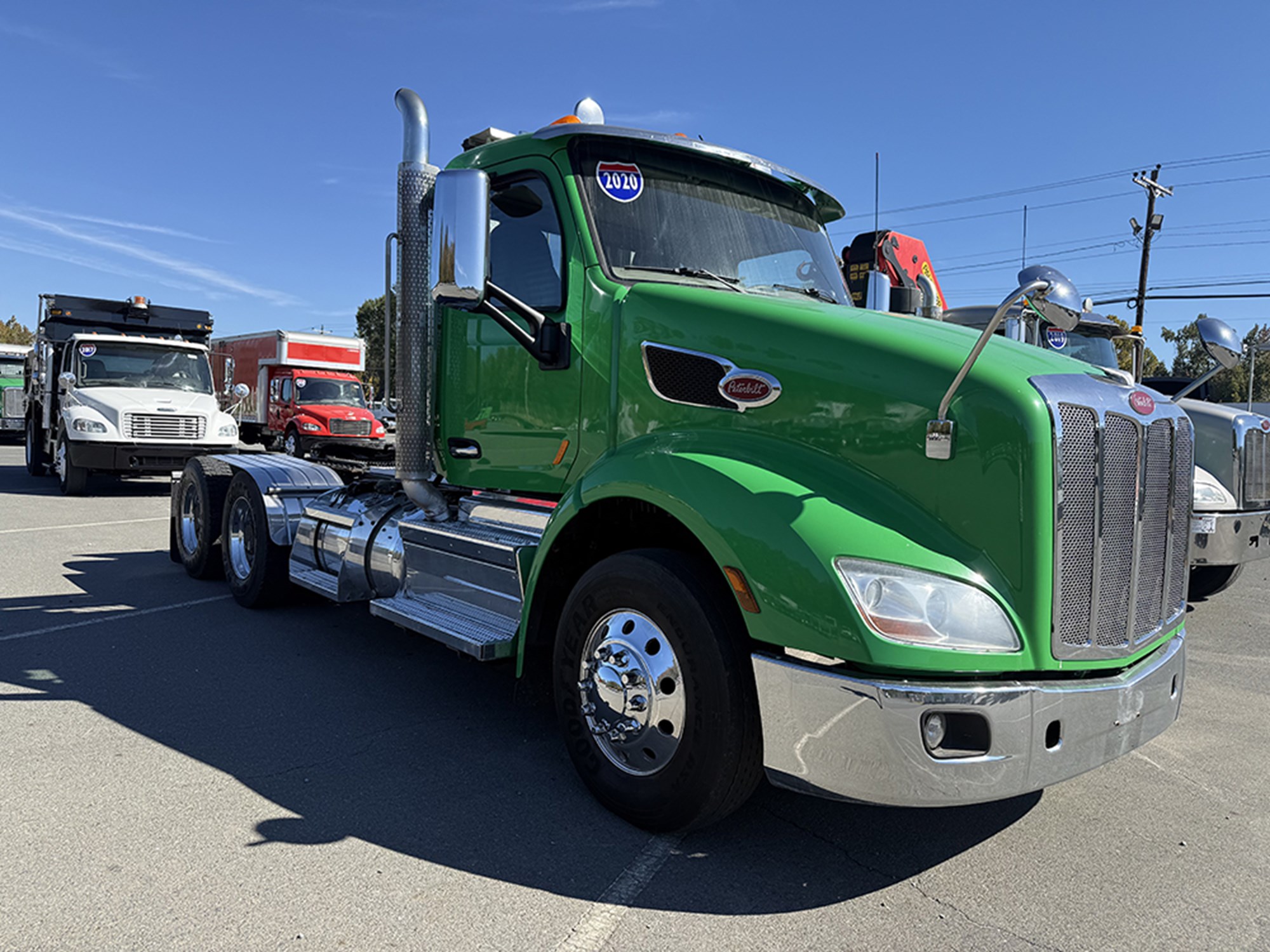 2020 Peterbilt 579 2020 Peterbilt 579 - image 2 of 6